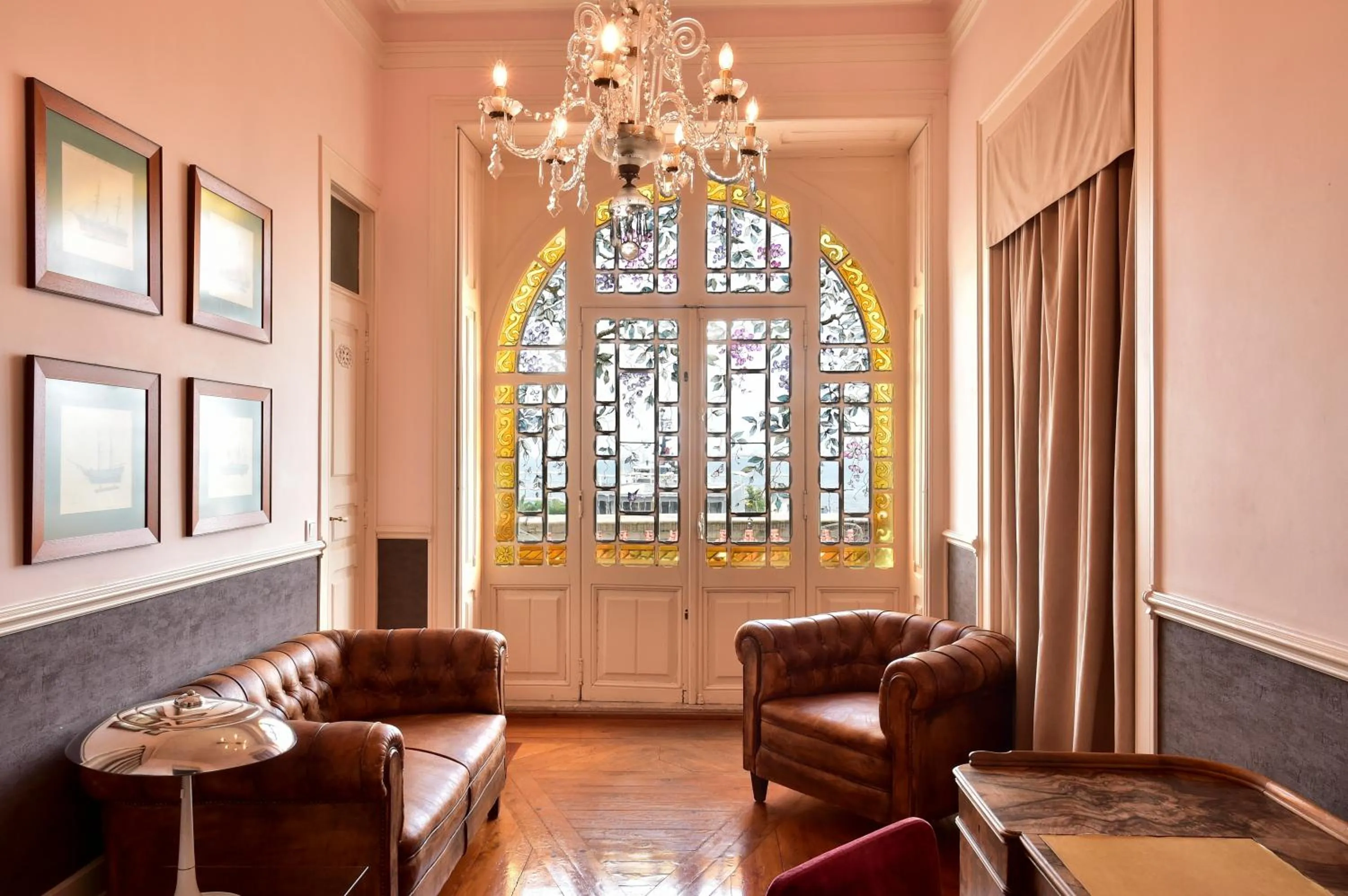 Living room in Palacete Chafariz Del Rei - by Unlock Hotels