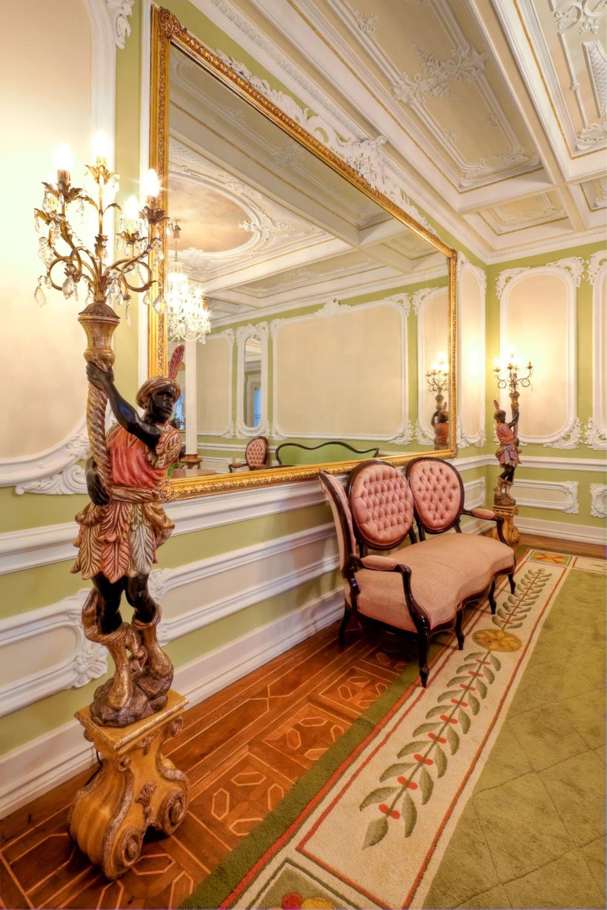 Lobby or reception in Palacete Chafariz Del Rei - by Unlock Hotels