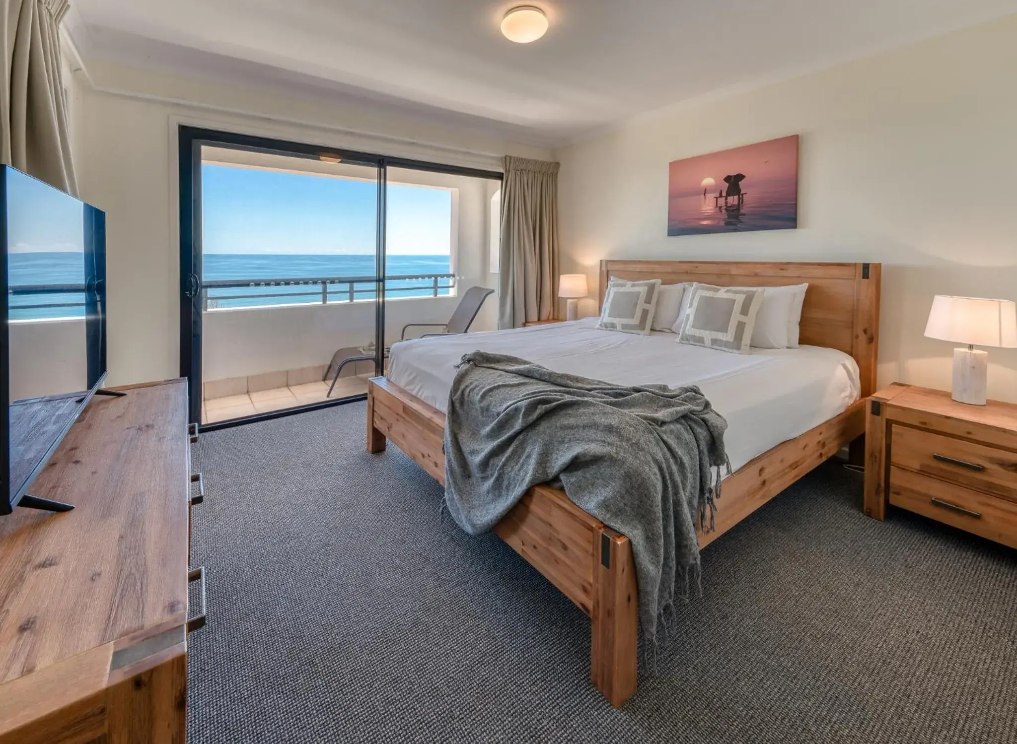 Executive Two-Bedroom Villa in The Point Coolum Executive Two-Bedroom Villa in The Point Coolum