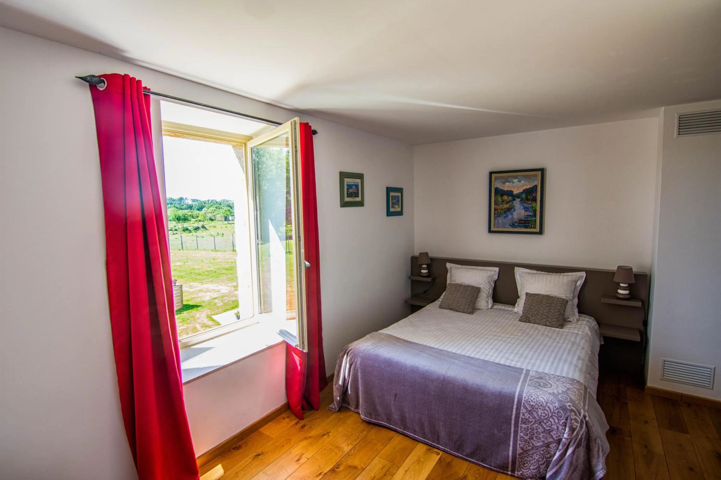 Bedroom, Bed in Domaine de kerbillec