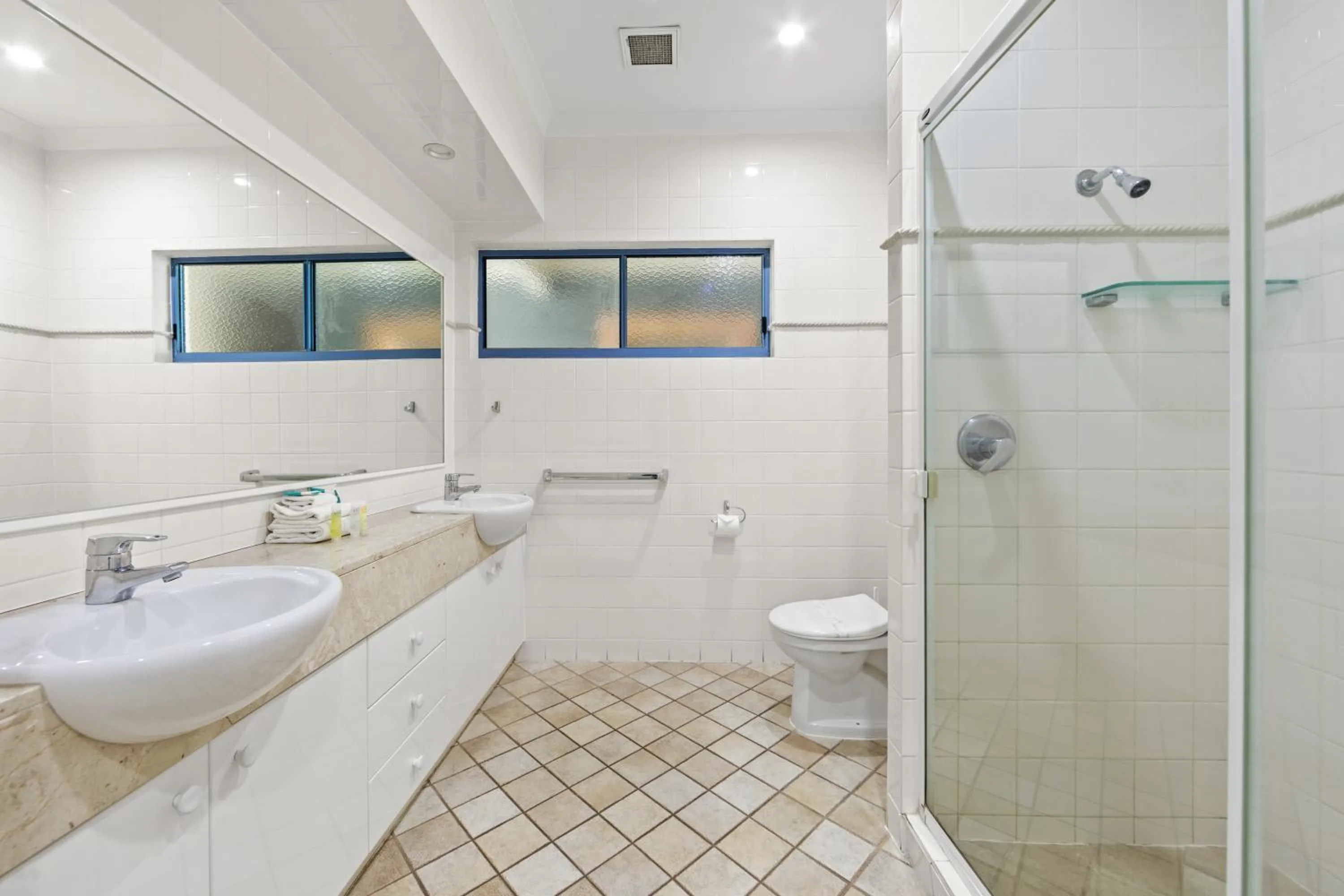 Bathroom in Alexandra on the Pacific