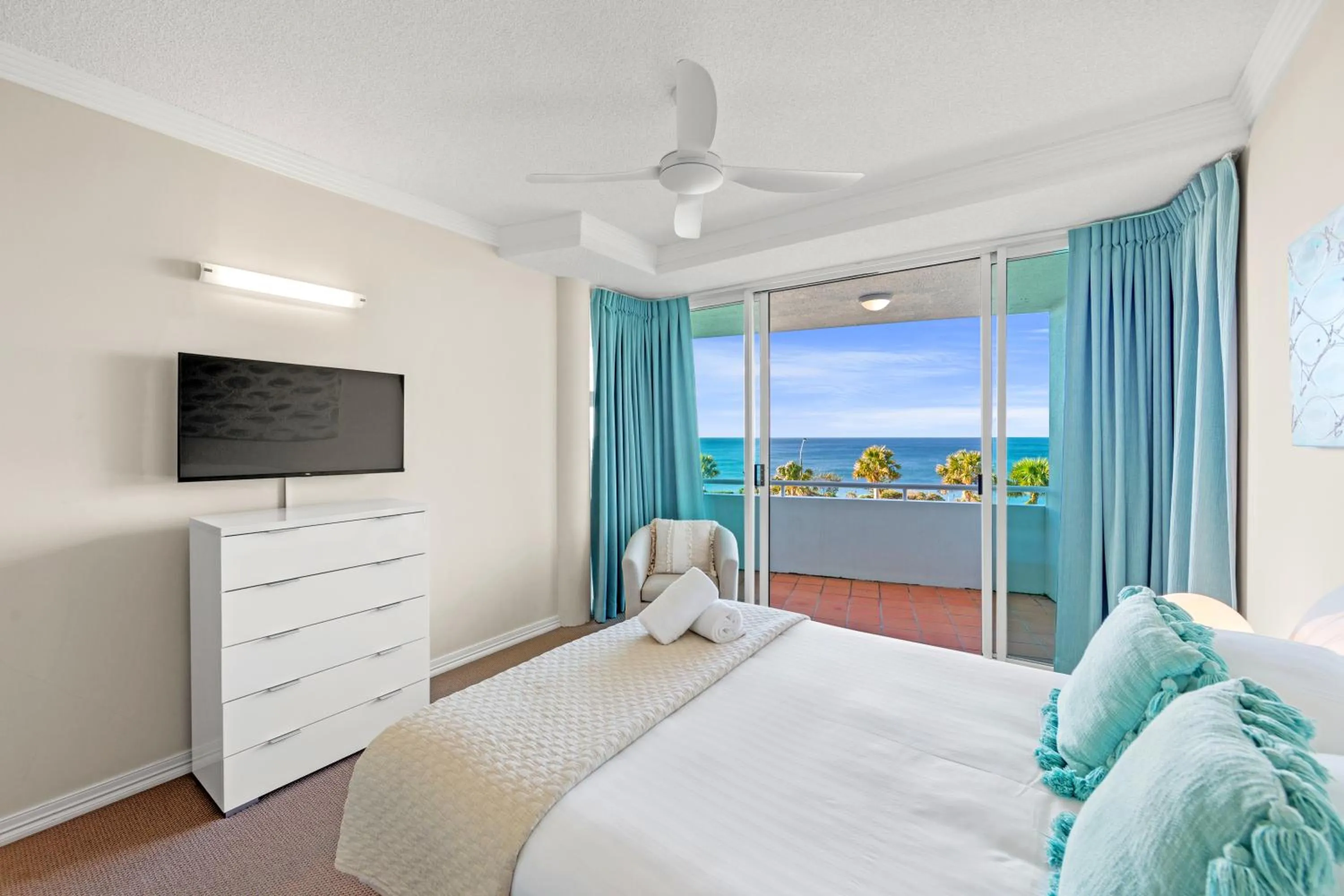 Bed in Alexandra on the Pacific