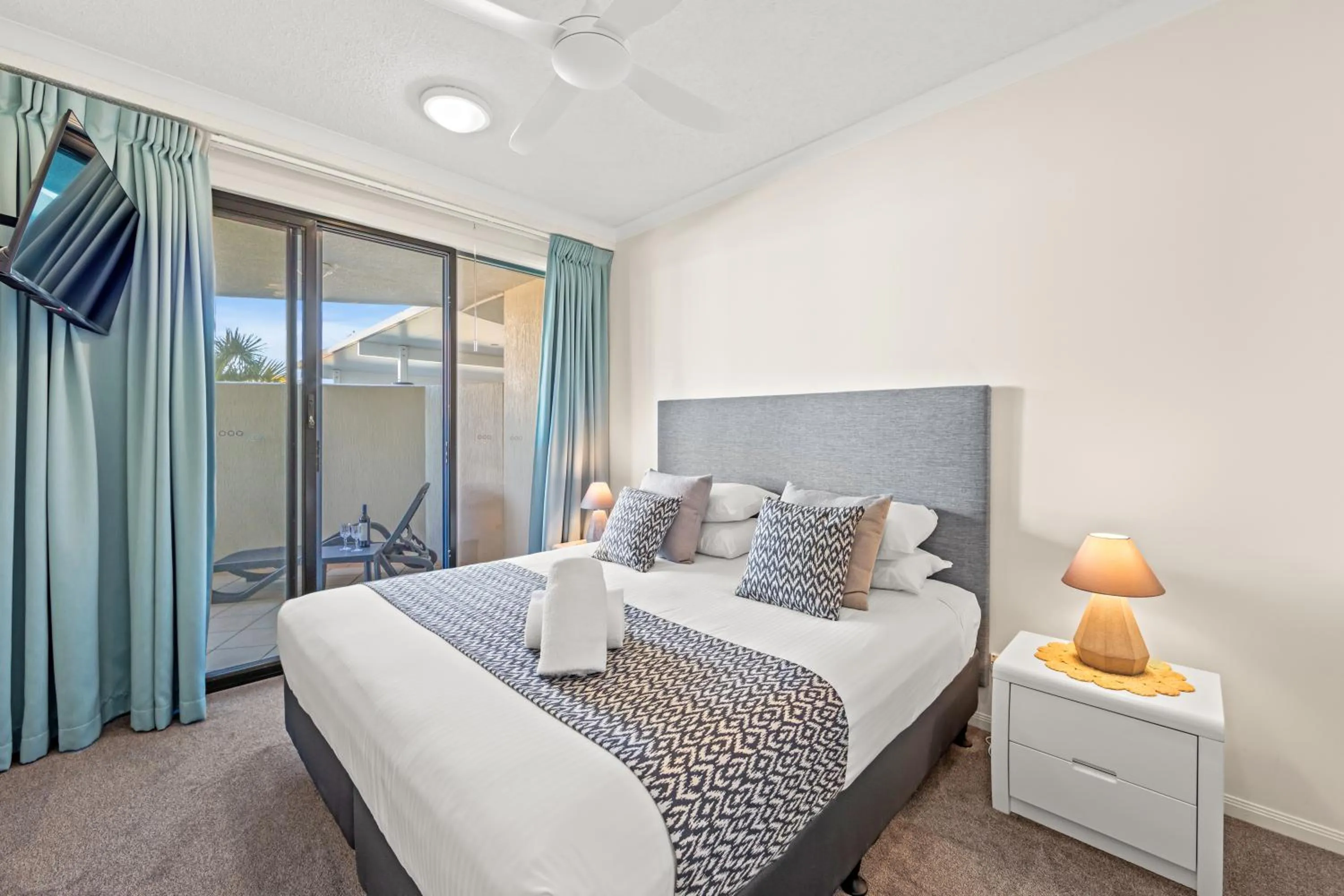 Bed in Alexandra on the Pacific