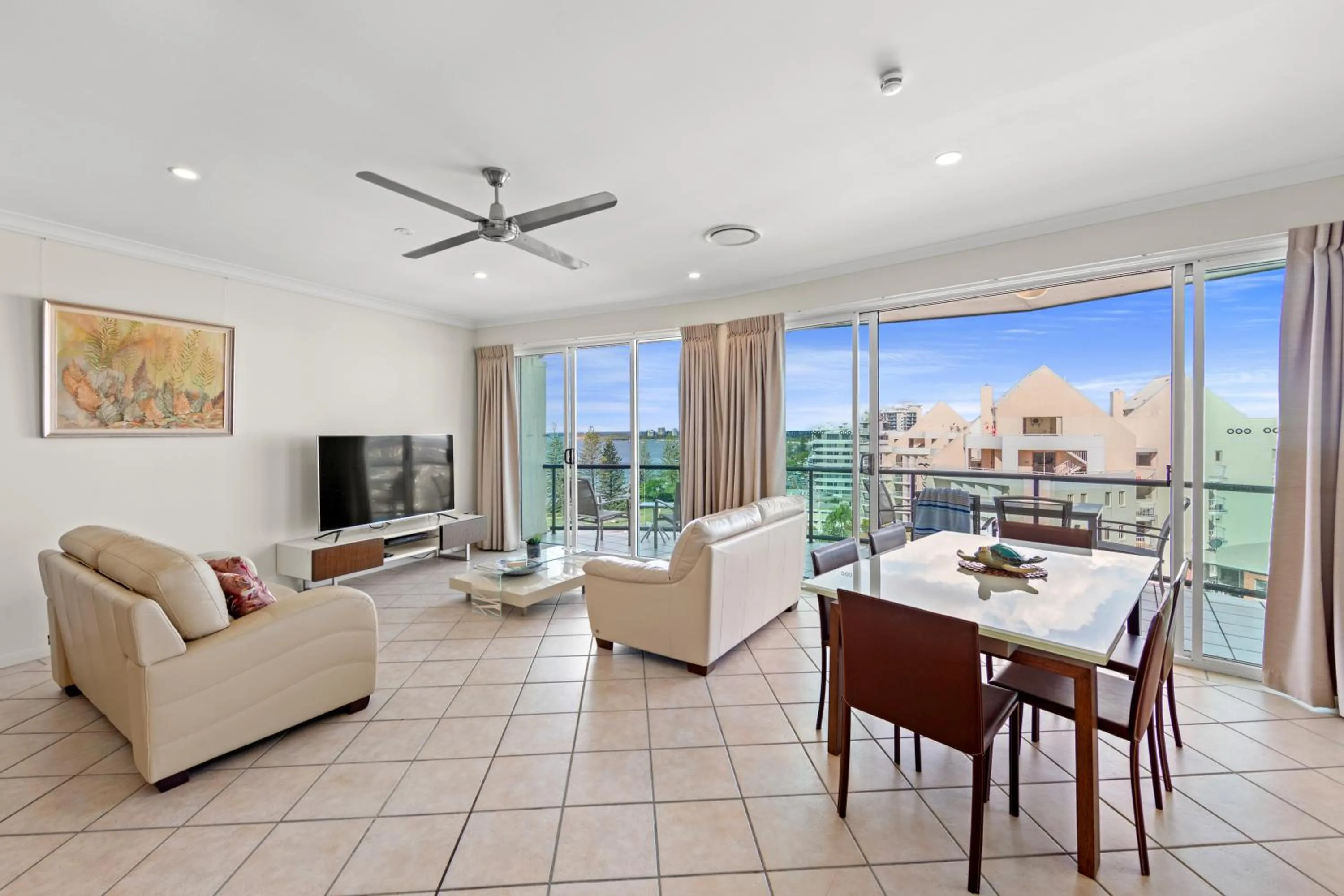 Living room in Alexandra on the Pacific