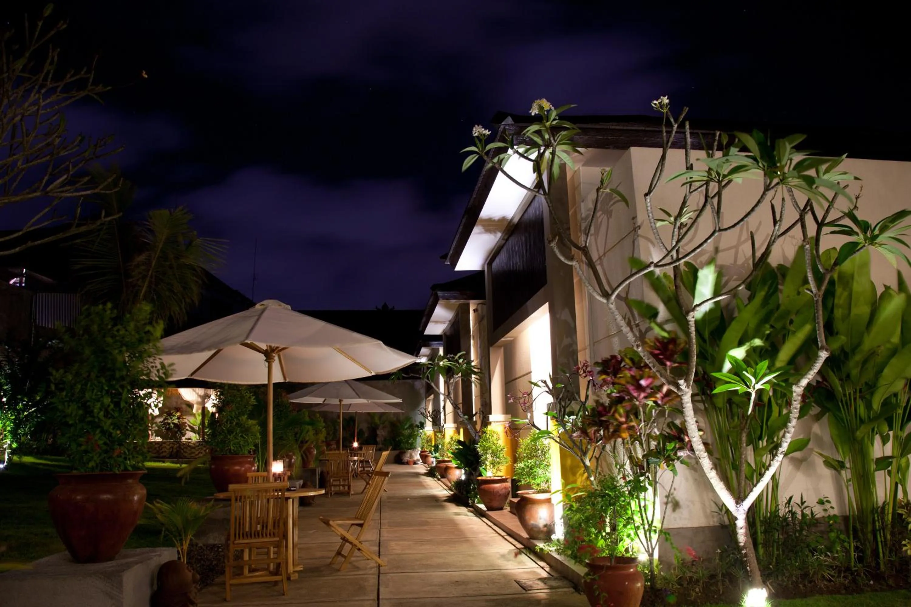 Night in Muaya Villa