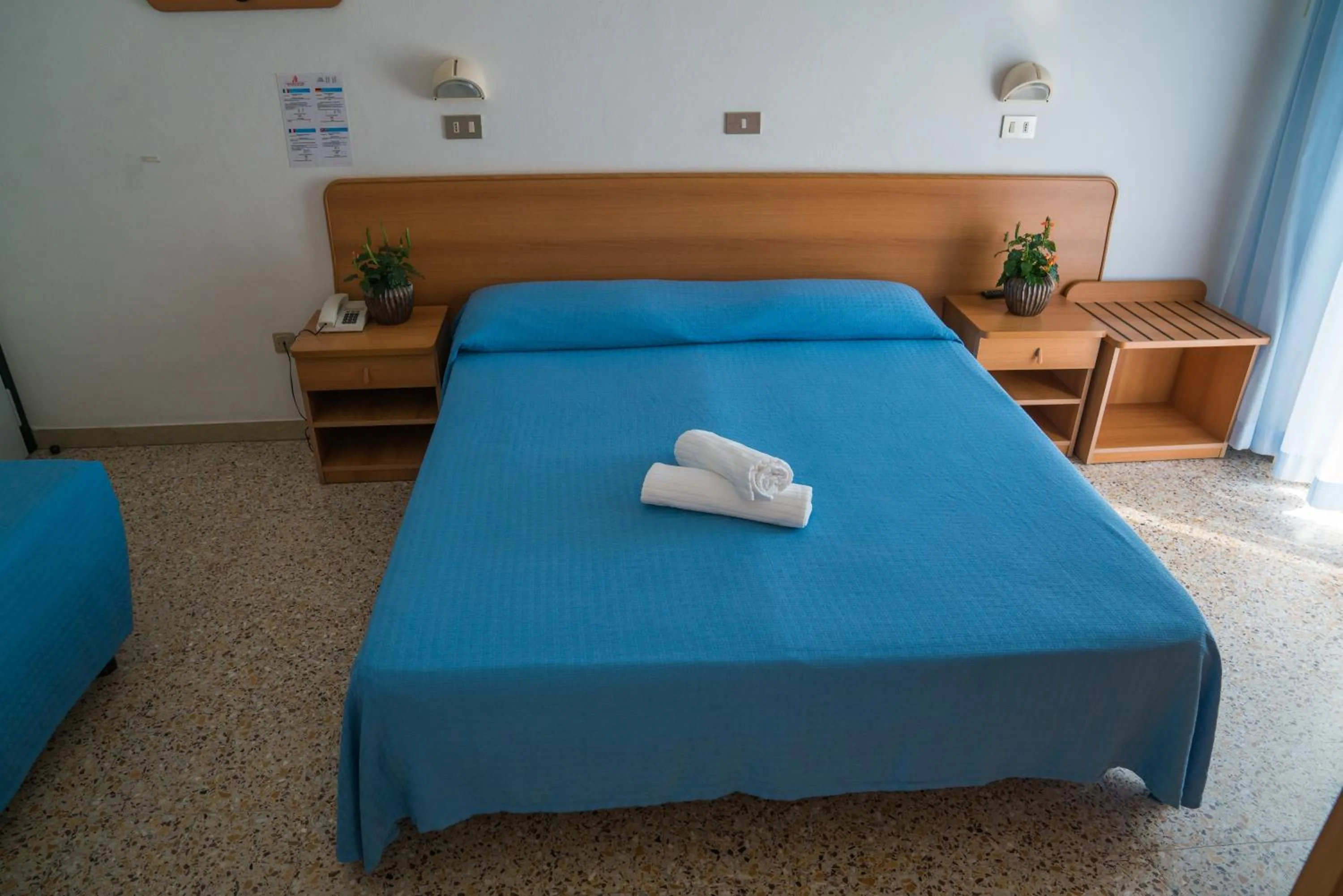 Bedroom, Bed in Hotel Singapore