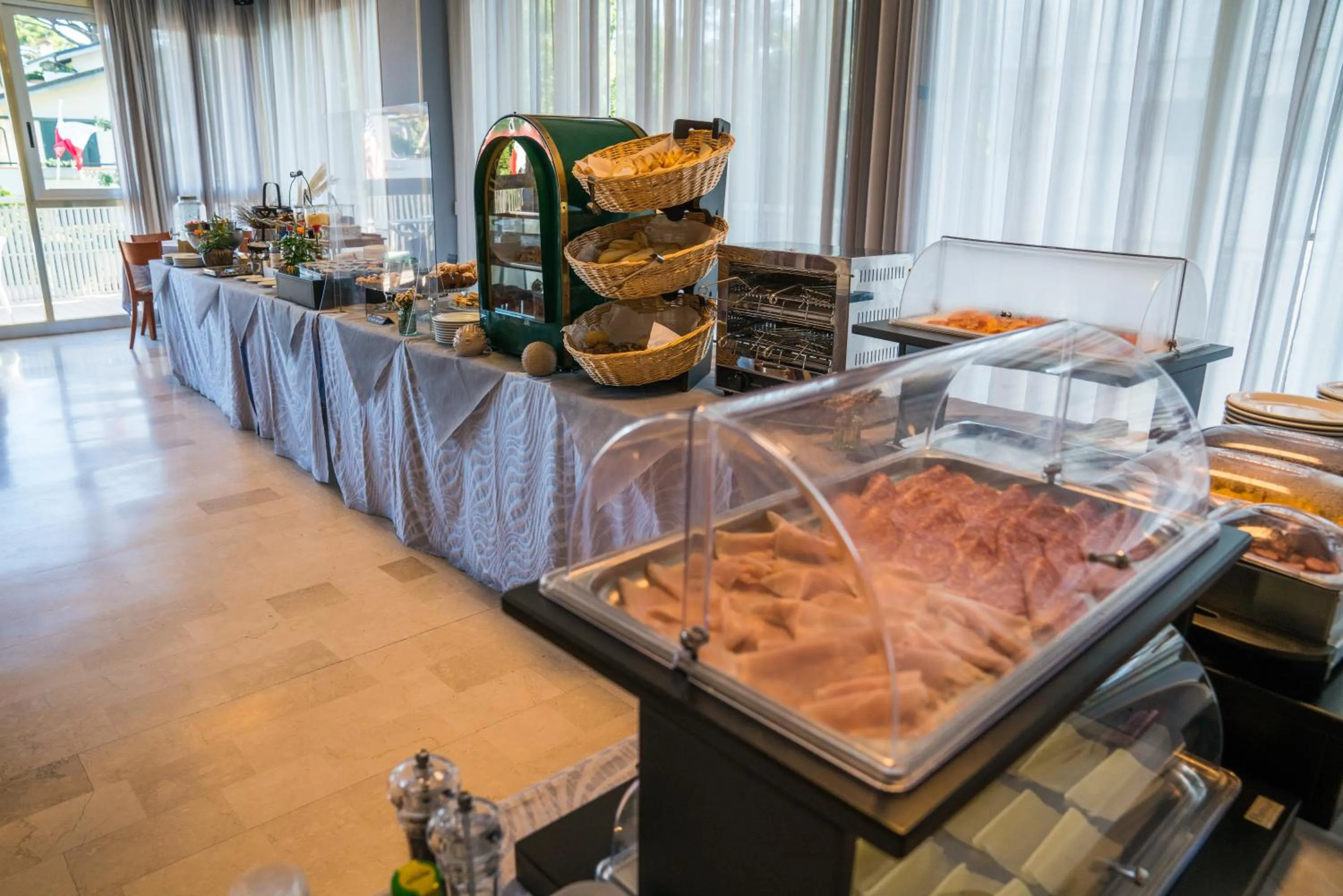 Continental breakfast in Hotel Singapore