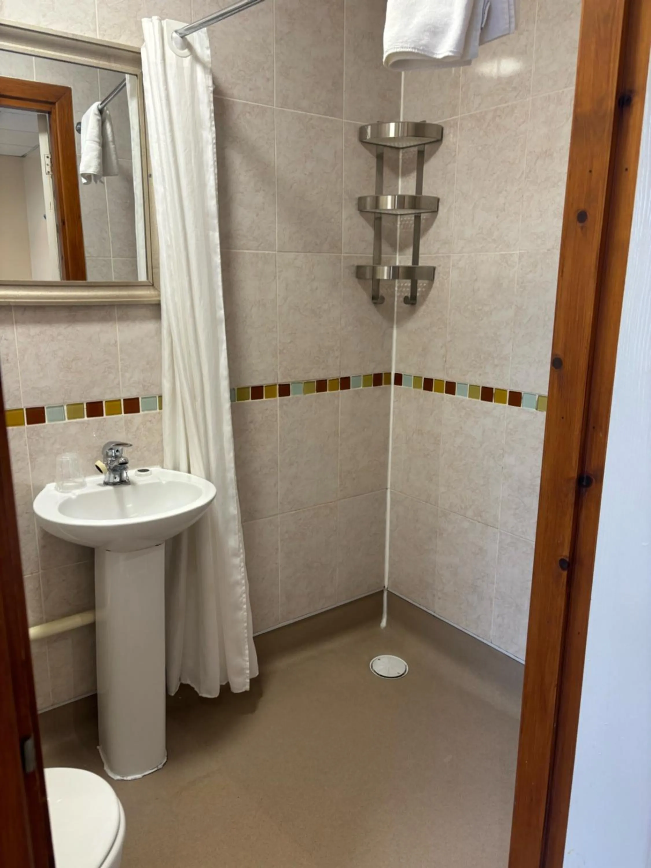 Shower in The Lawton