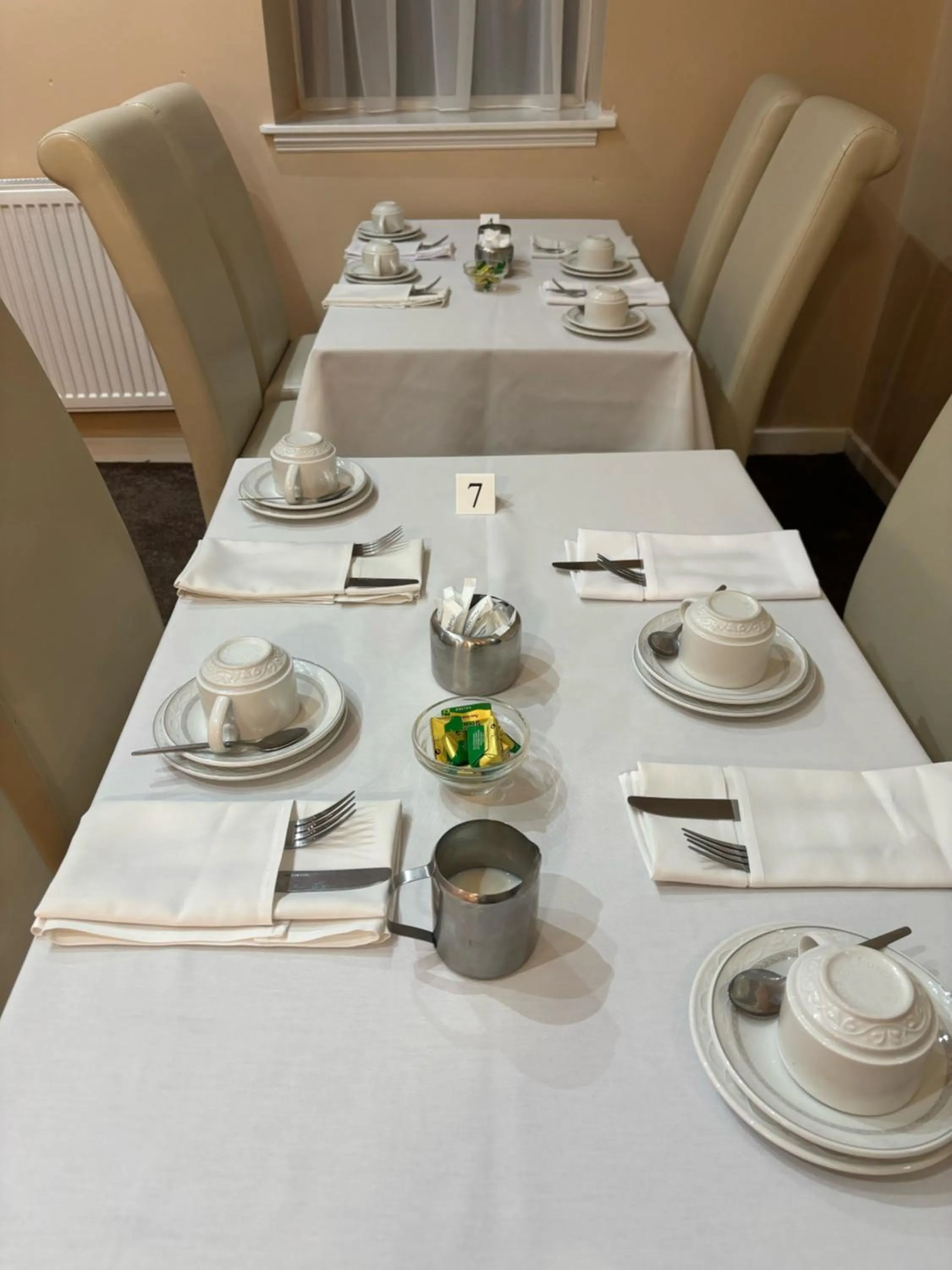 Restaurant/places to eat in The Lawton