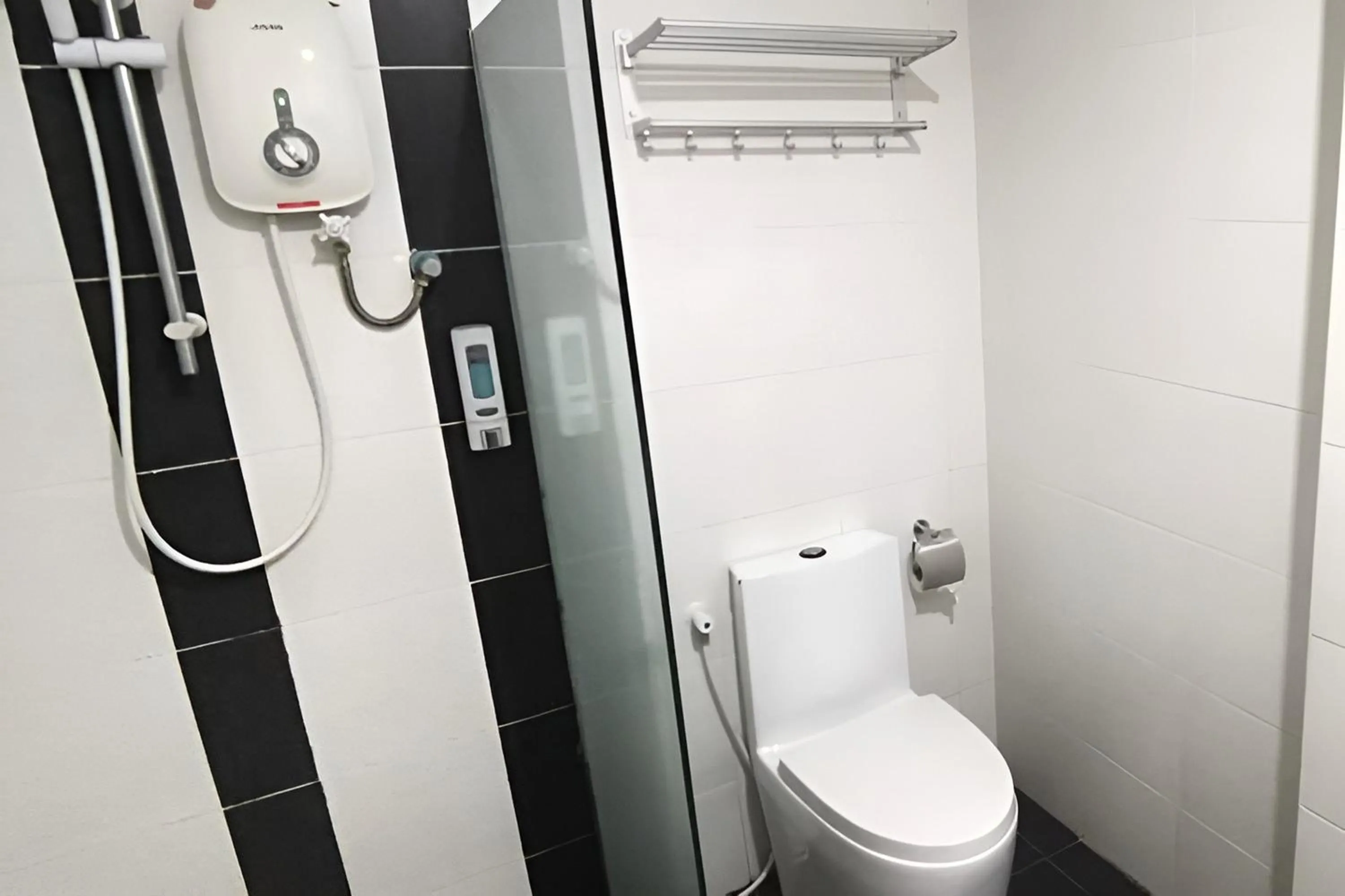 Shower in YP Boutique Hotel, Paradigm Mall Petaling Jaya