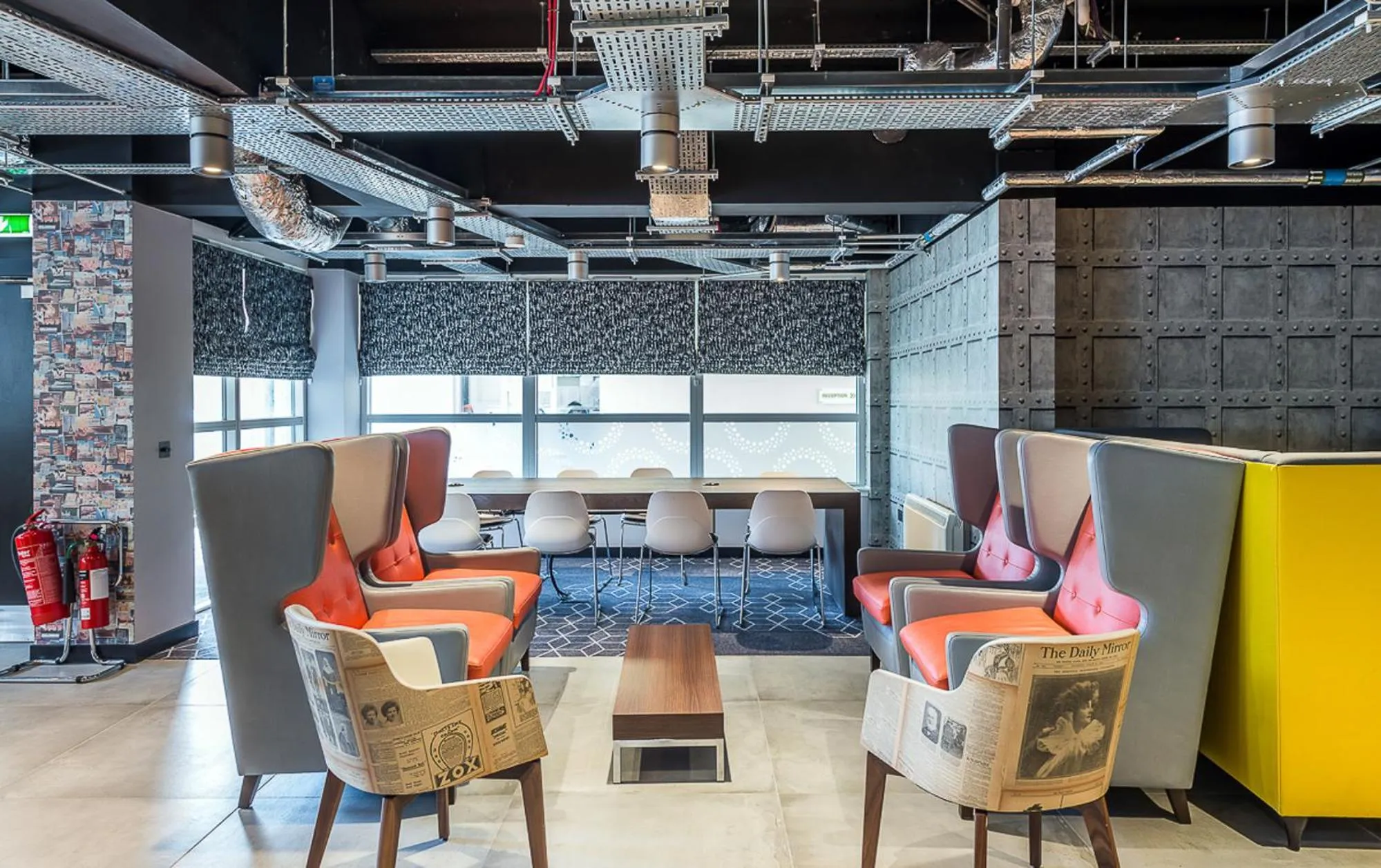 Communal lounge/ TV room in KM Hotel