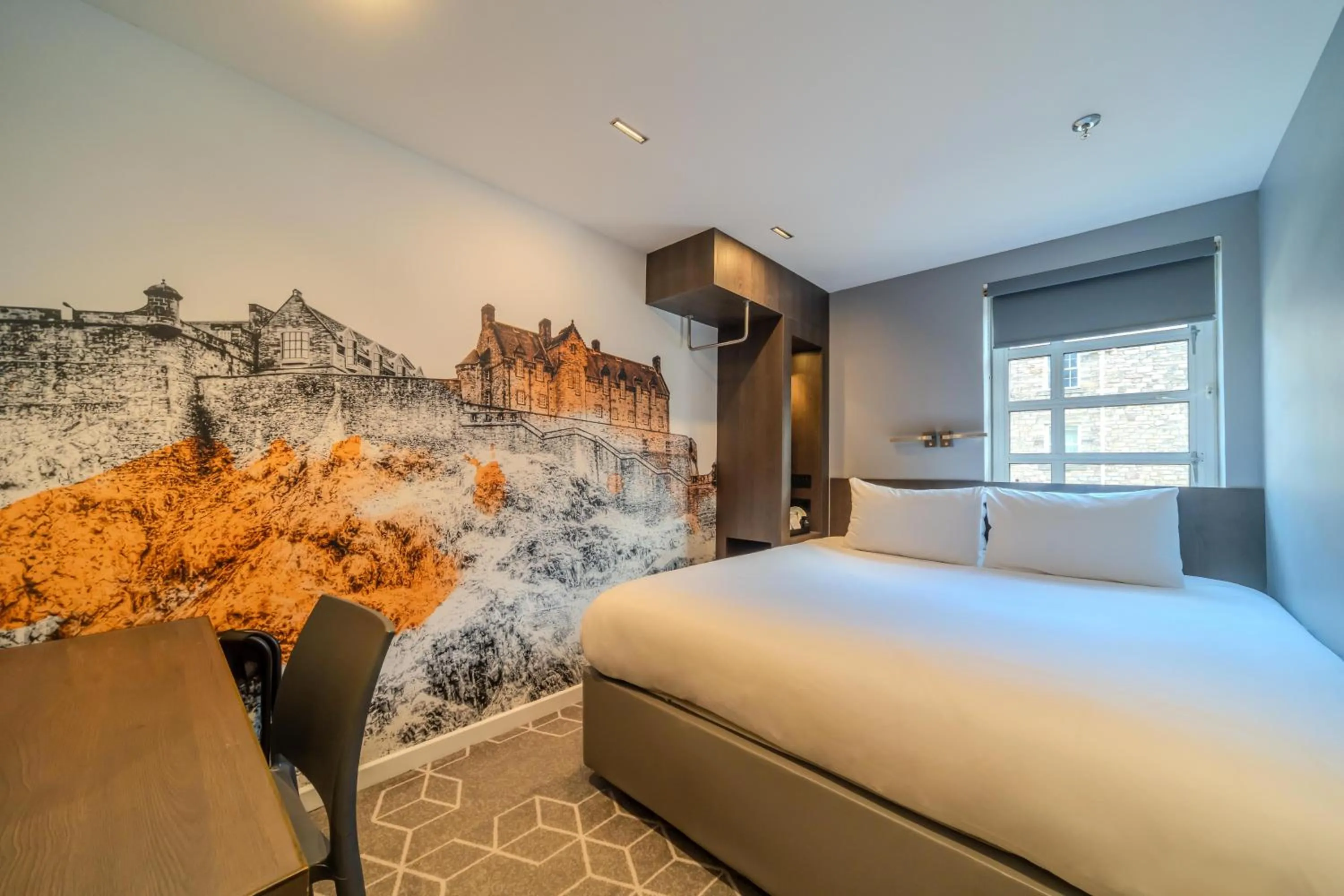 Bedroom, Bed in KM Hotel