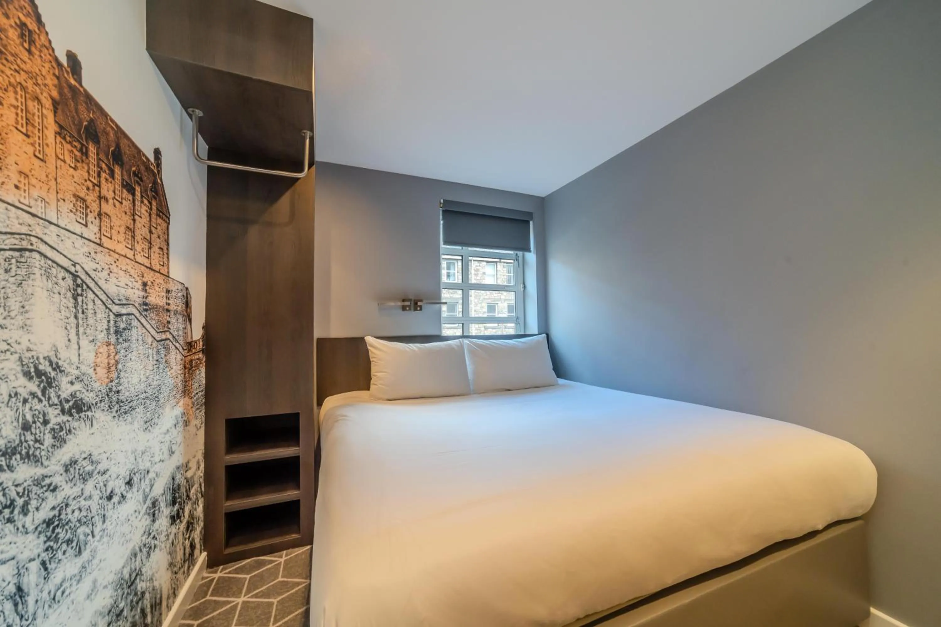 Bedroom, Bed in KM Hotel