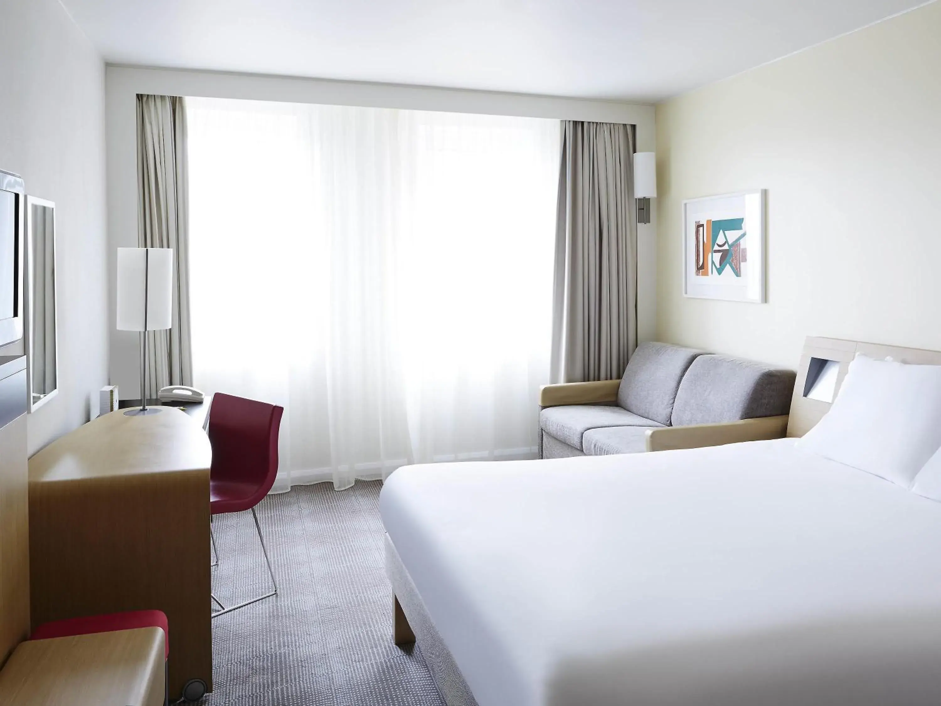 Superior Room with Queen Bed and Sofa Bed in Novotel Liverpool Centre Superior Room with Queen Bed and Sofa Bed in Novotel Liverpool Centre