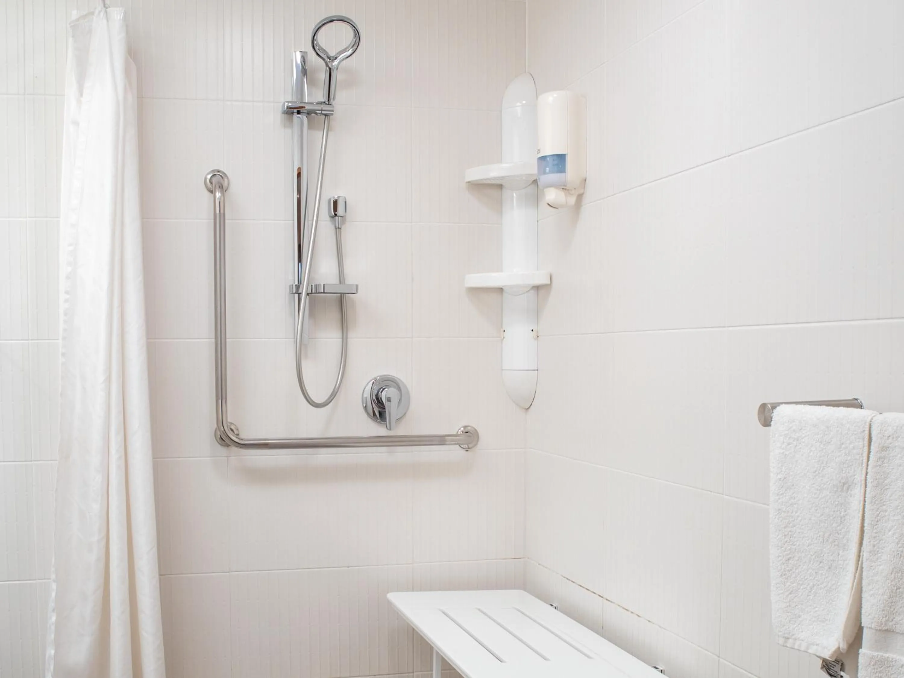 Shower in Paroa Hotel