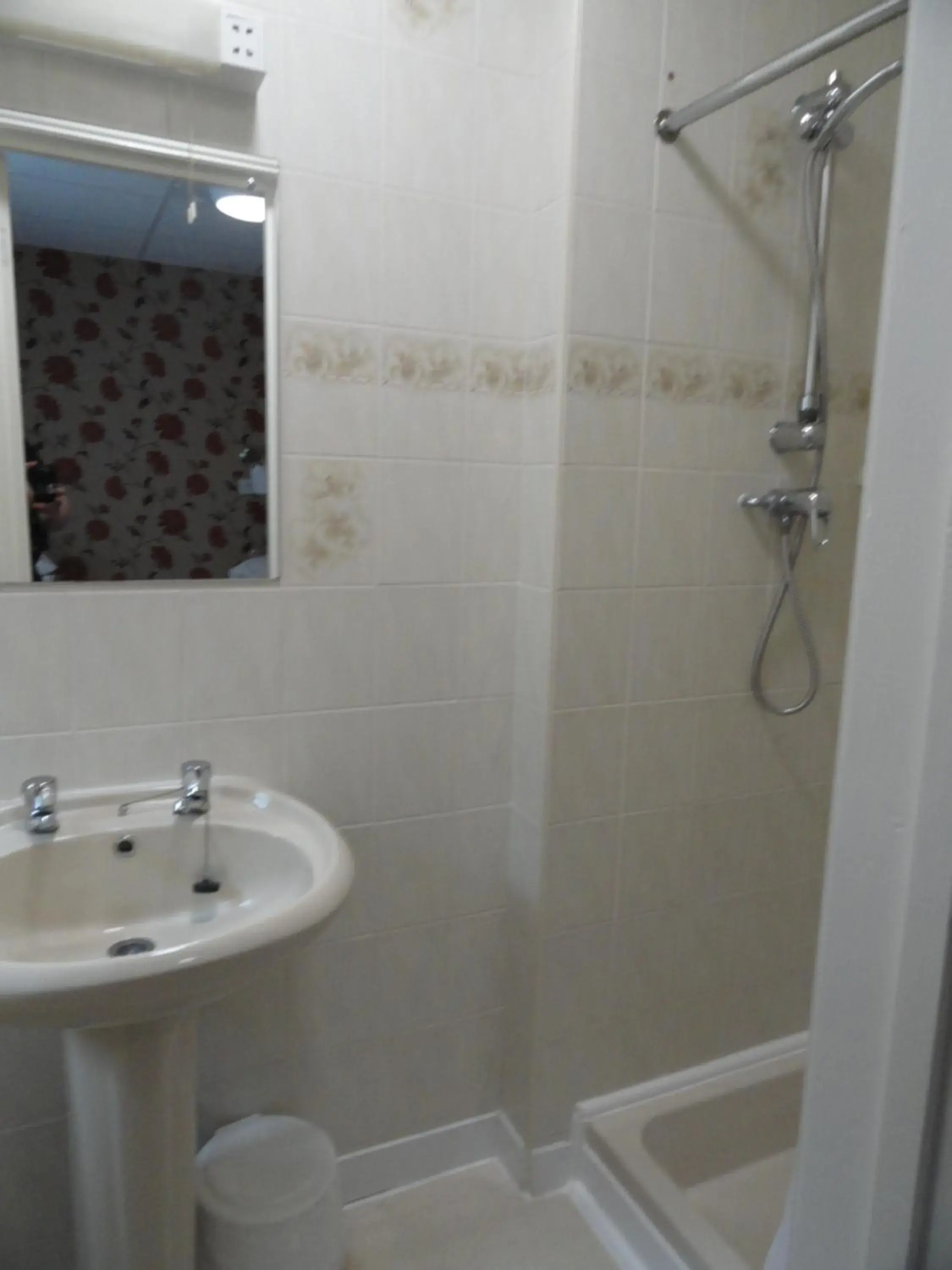 Single Room in The Beechfield Hotel Single Room in The Beechfield Hotel