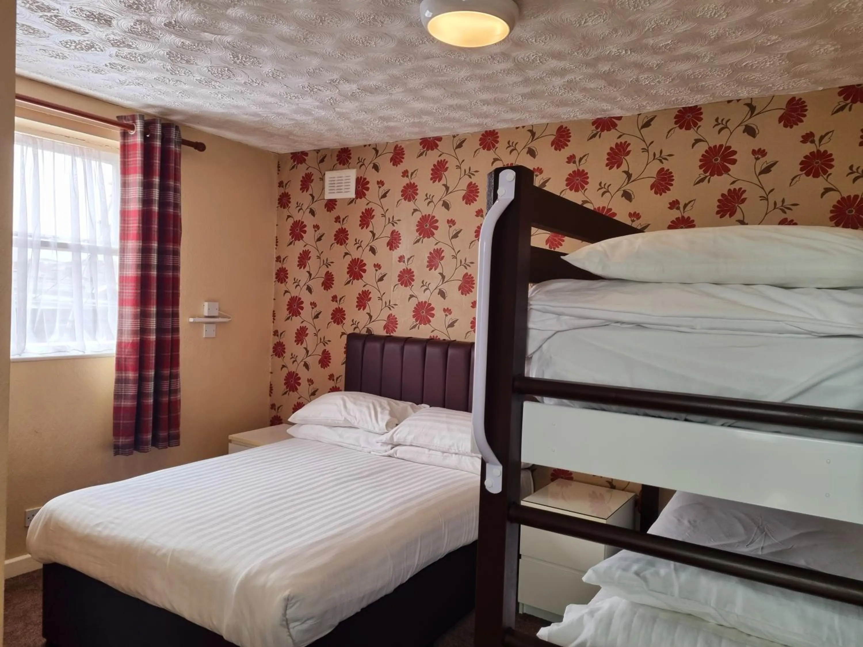 Photo of the whole room, Bed in The Beechfield Hotel
