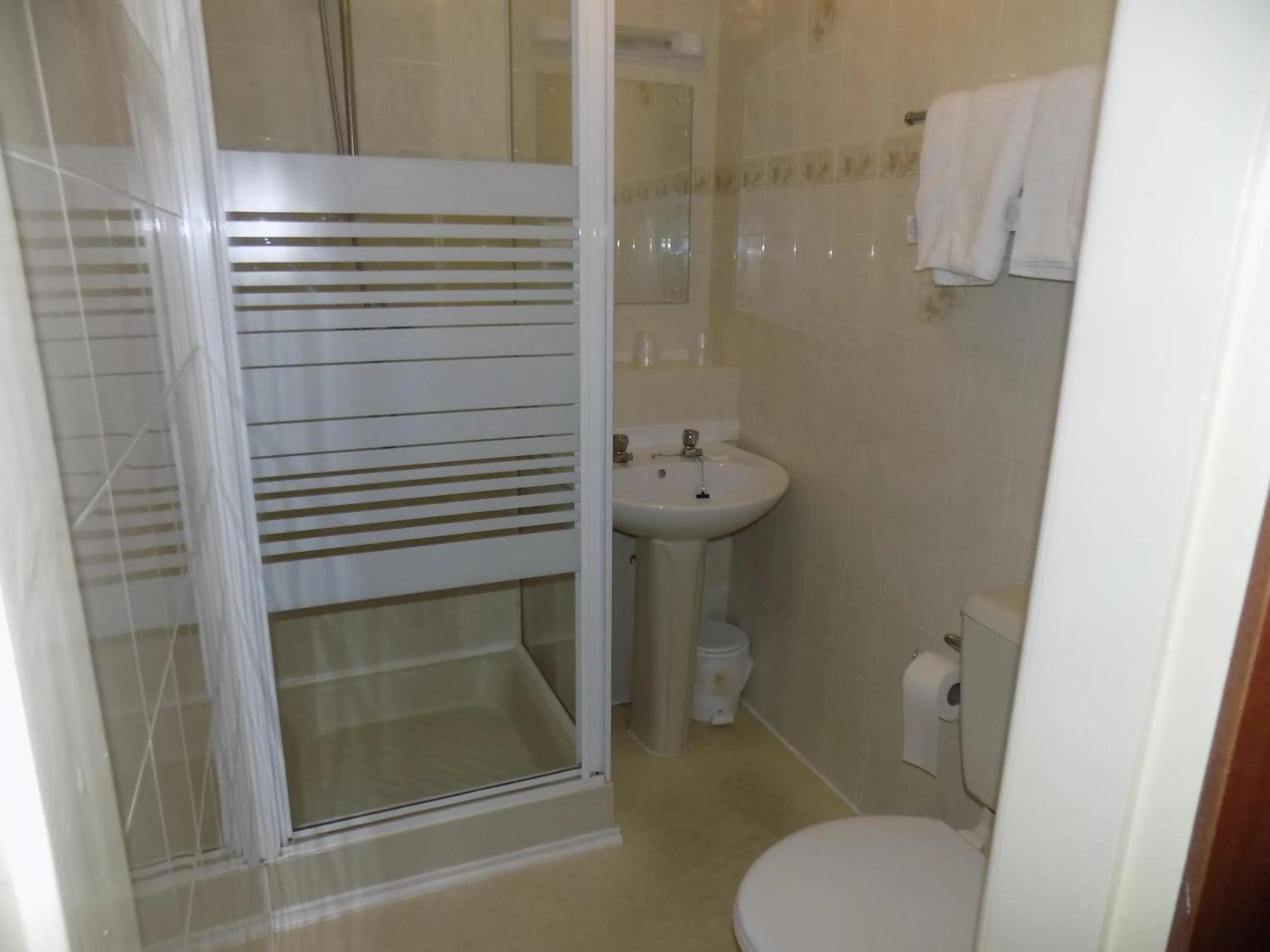 Bathroom in The Beechfield Hotel