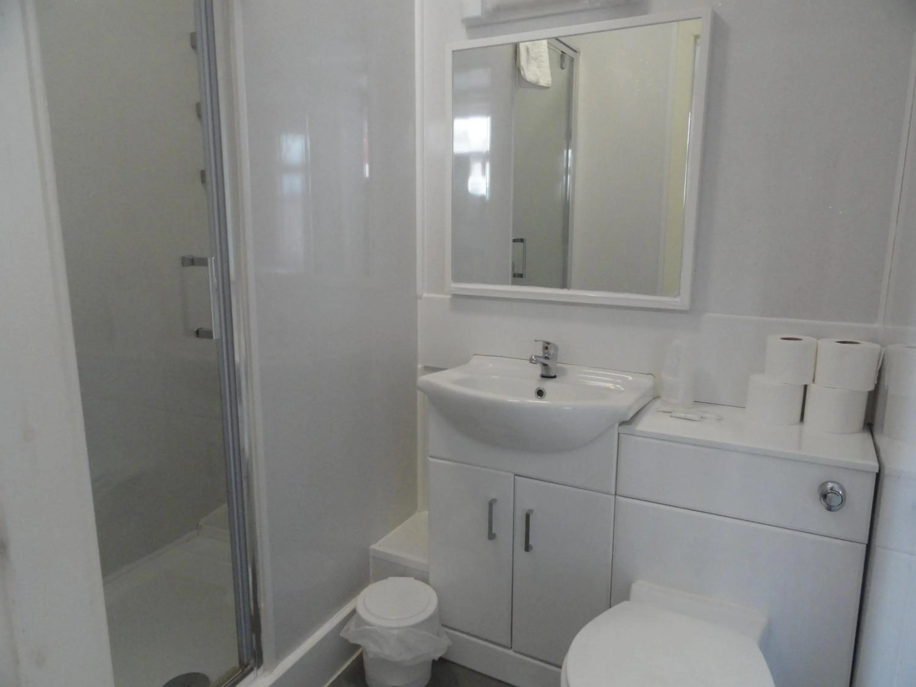 Bathroom in The Beechfield Hotel