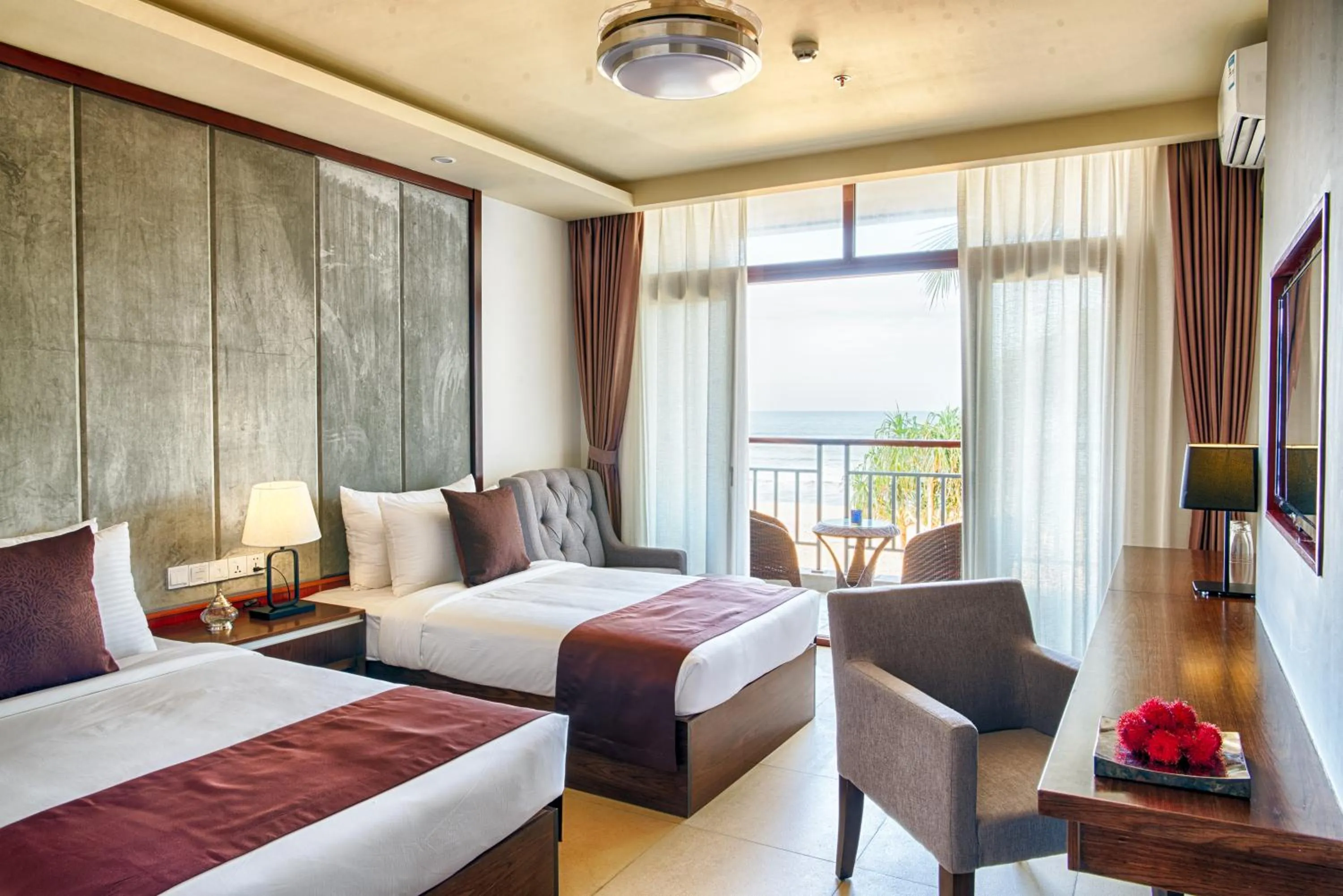 Bedroom, Bed in Jie Jie Beach Hotel