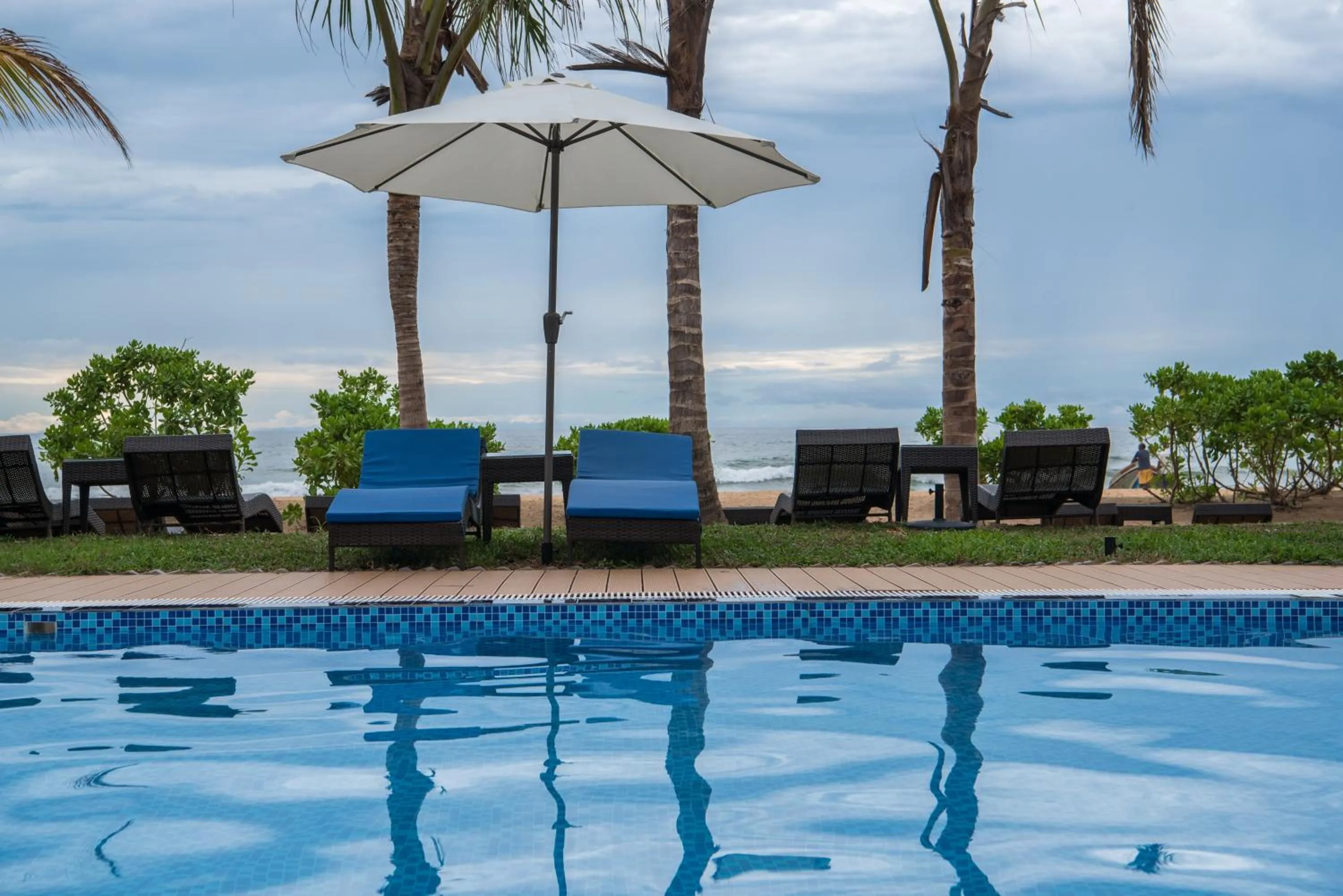 Swimming pool in Jie Jie Beach Hotel