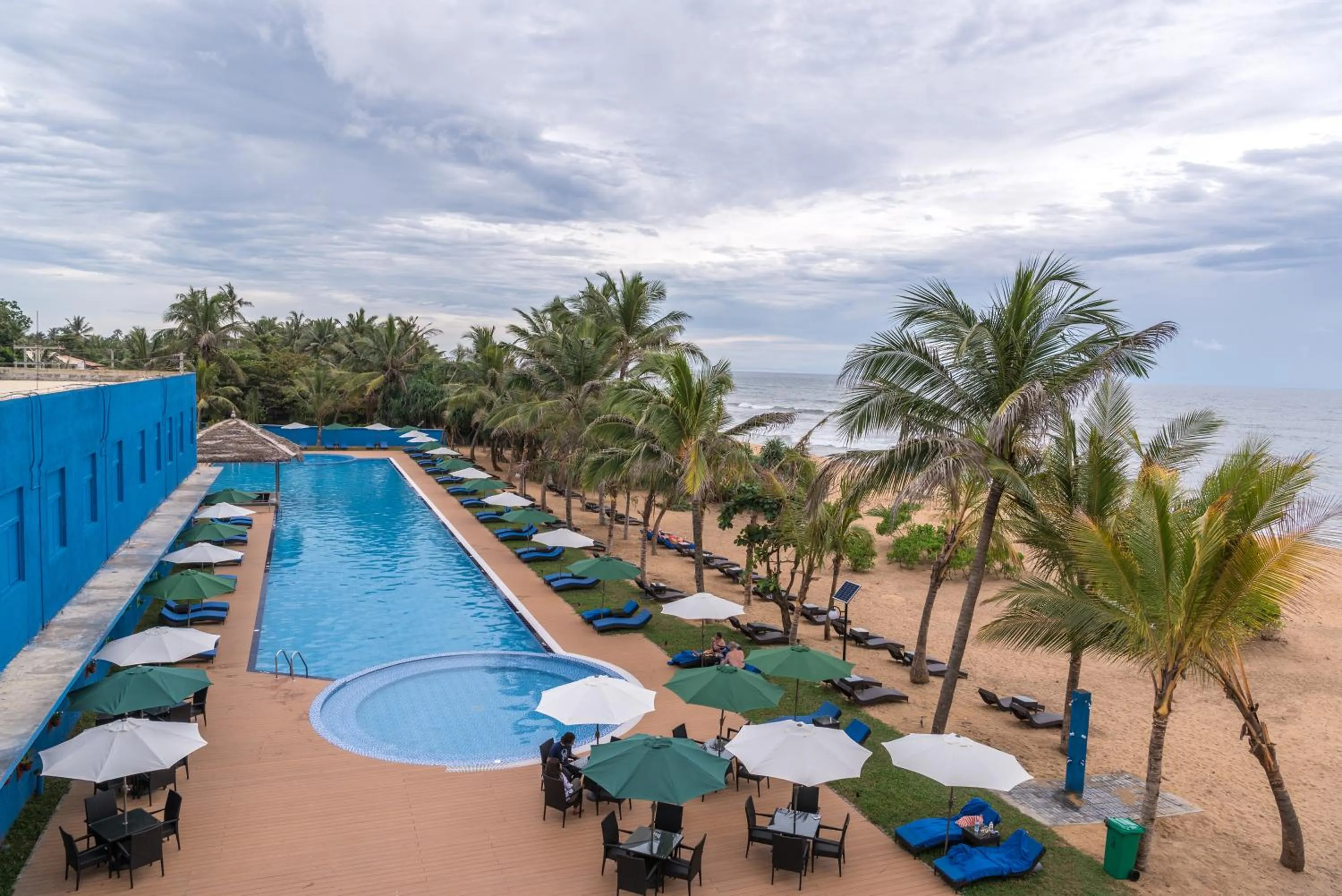 Swimming pool in Jie Jie Beach Hotel
