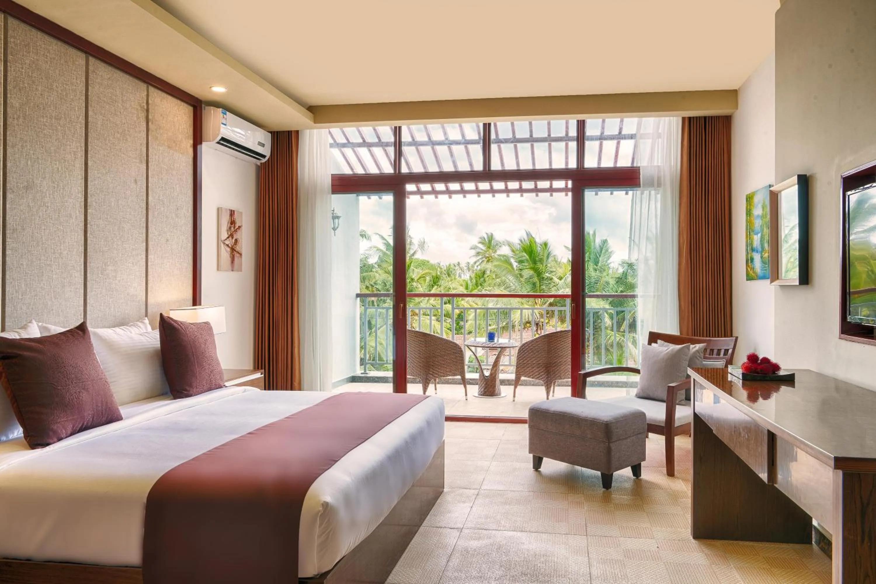 Bedroom, Bed in Jie Jie Beach Hotel