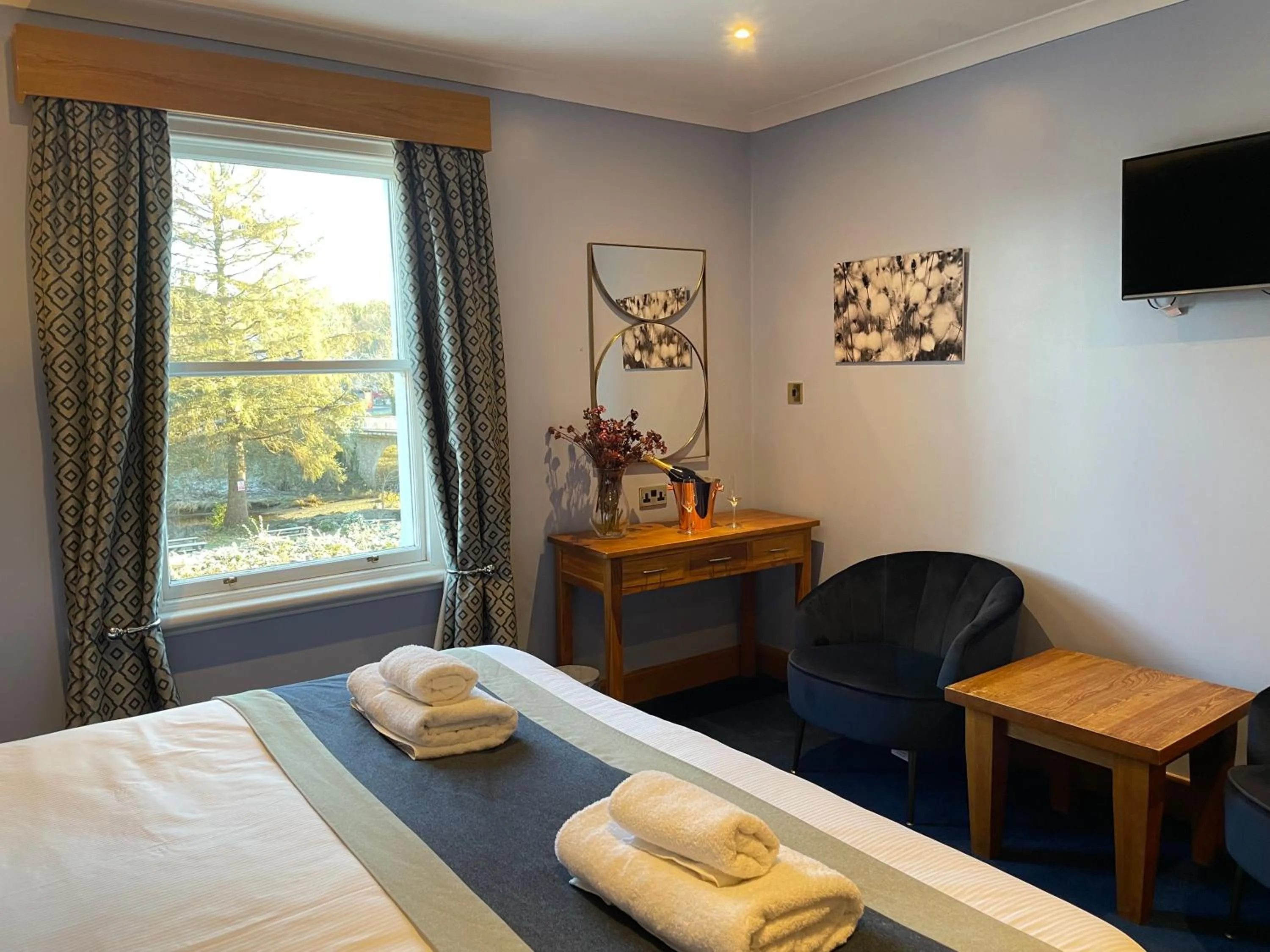 Bedroom, Bed in The Ship Inn - Winner Best Hotel Experience 2024 Visit Scotland