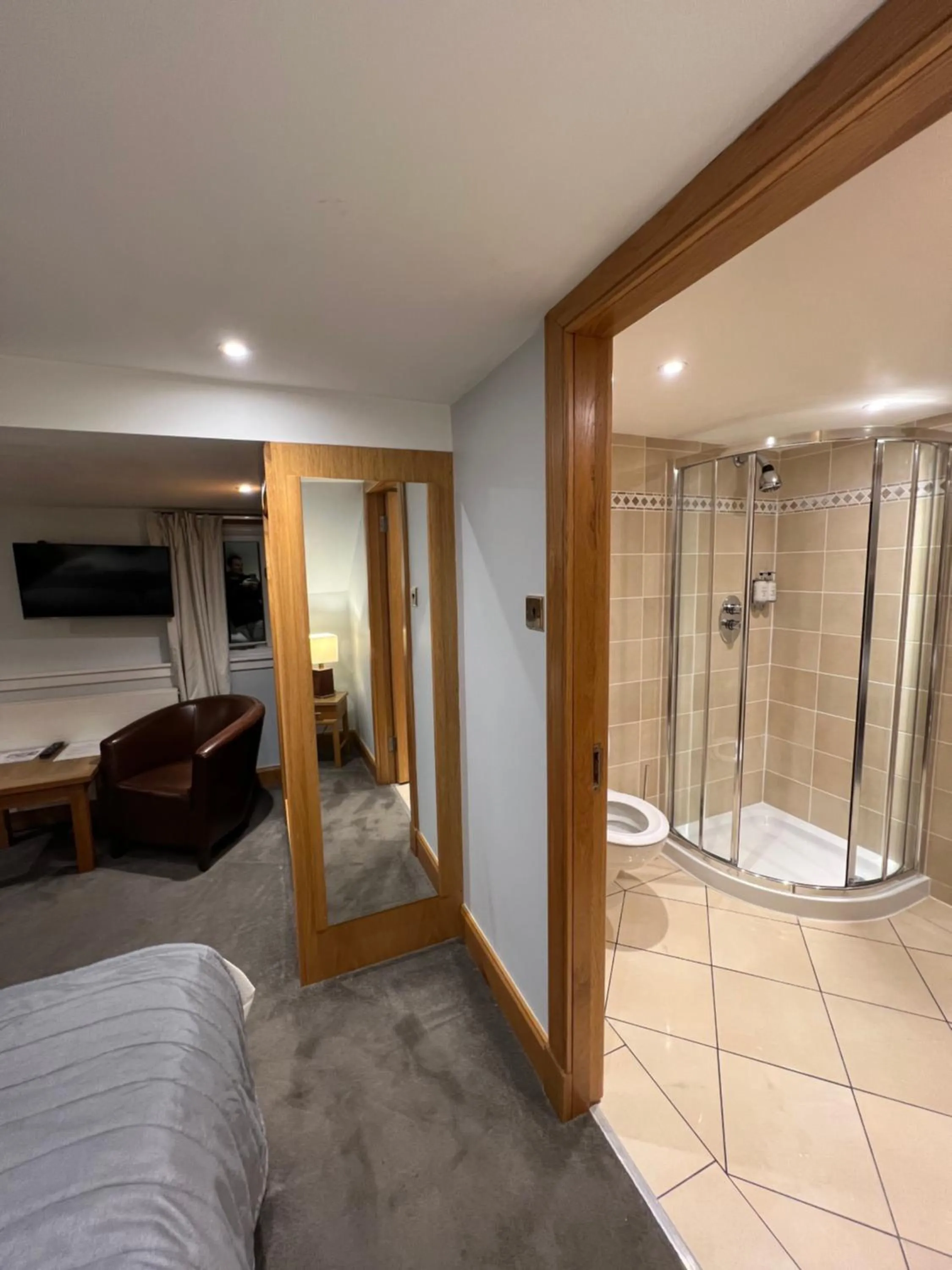 Bathroom, Bed in The Ship Inn - Winner Best Hotel Experience 2024 Visit Scotland