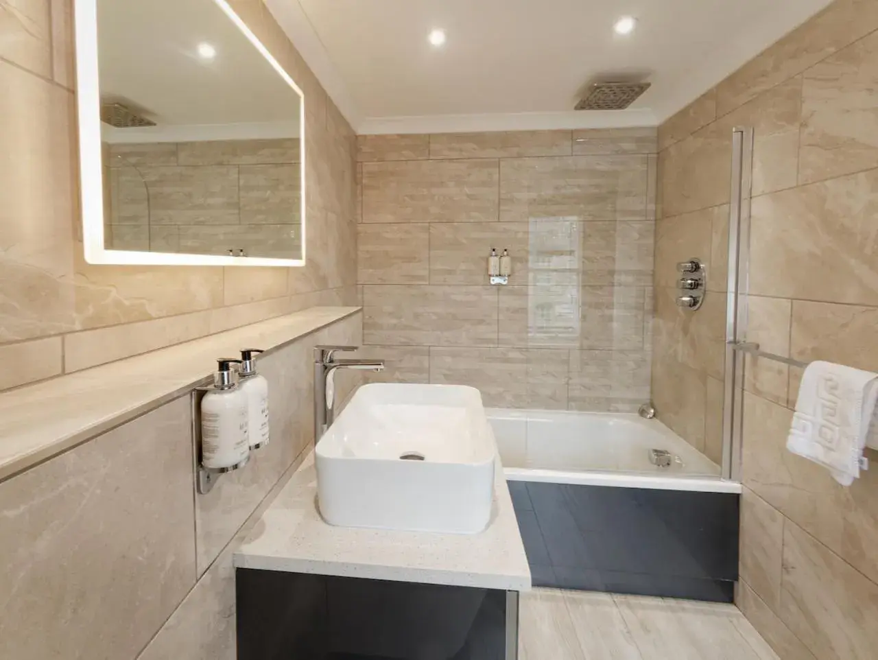 Superior King Room in The Ship Inn - Winner Best Hotel Experience 2024 Visit Scotland Superior King Room in The Ship Inn - Winner Best Hotel Experience 2024 Visit Scotland