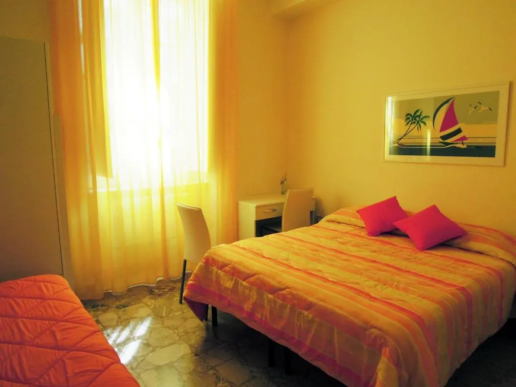 Photo of the whole room, Bed in Sole e Mare