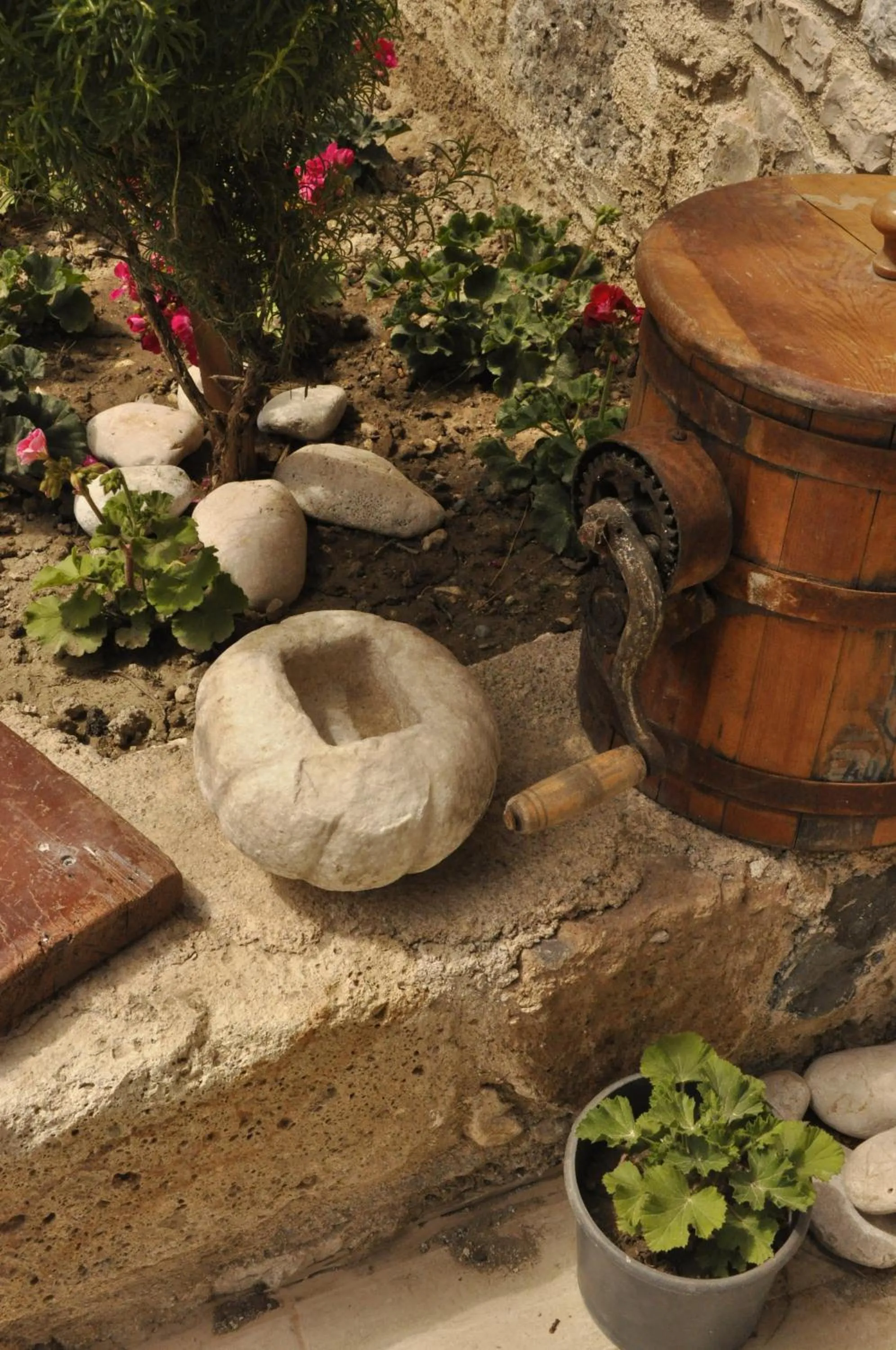 Restaurant/places to eat in Taş Avlu Butik Otel