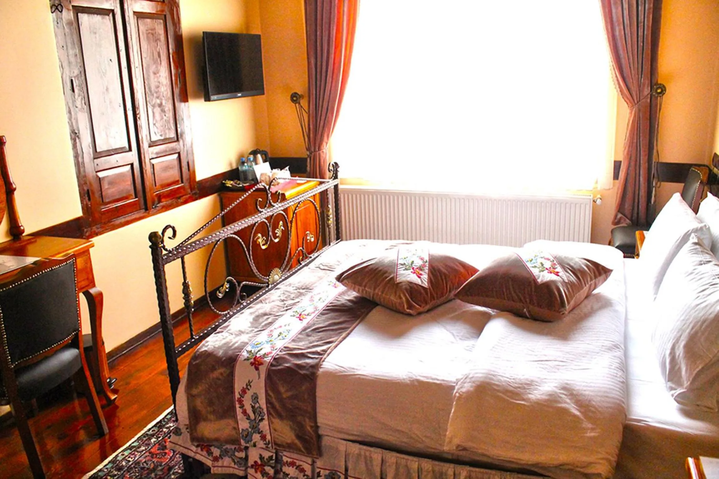 Decorative detail, Bed in Aksehir Butik Hotel