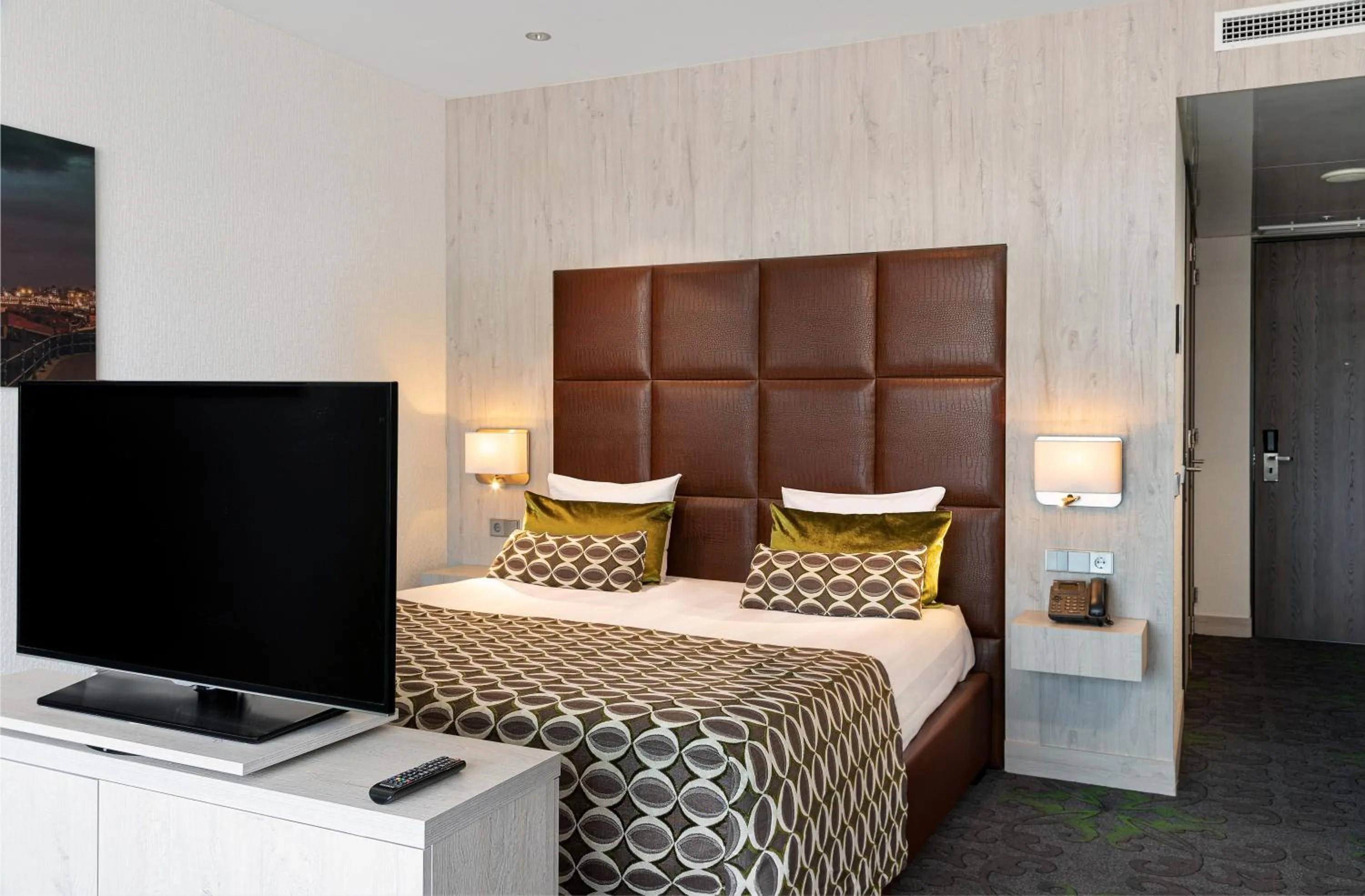 Bedroom, Bed in Van der Valk Hotel Oostzaan - Amsterdam