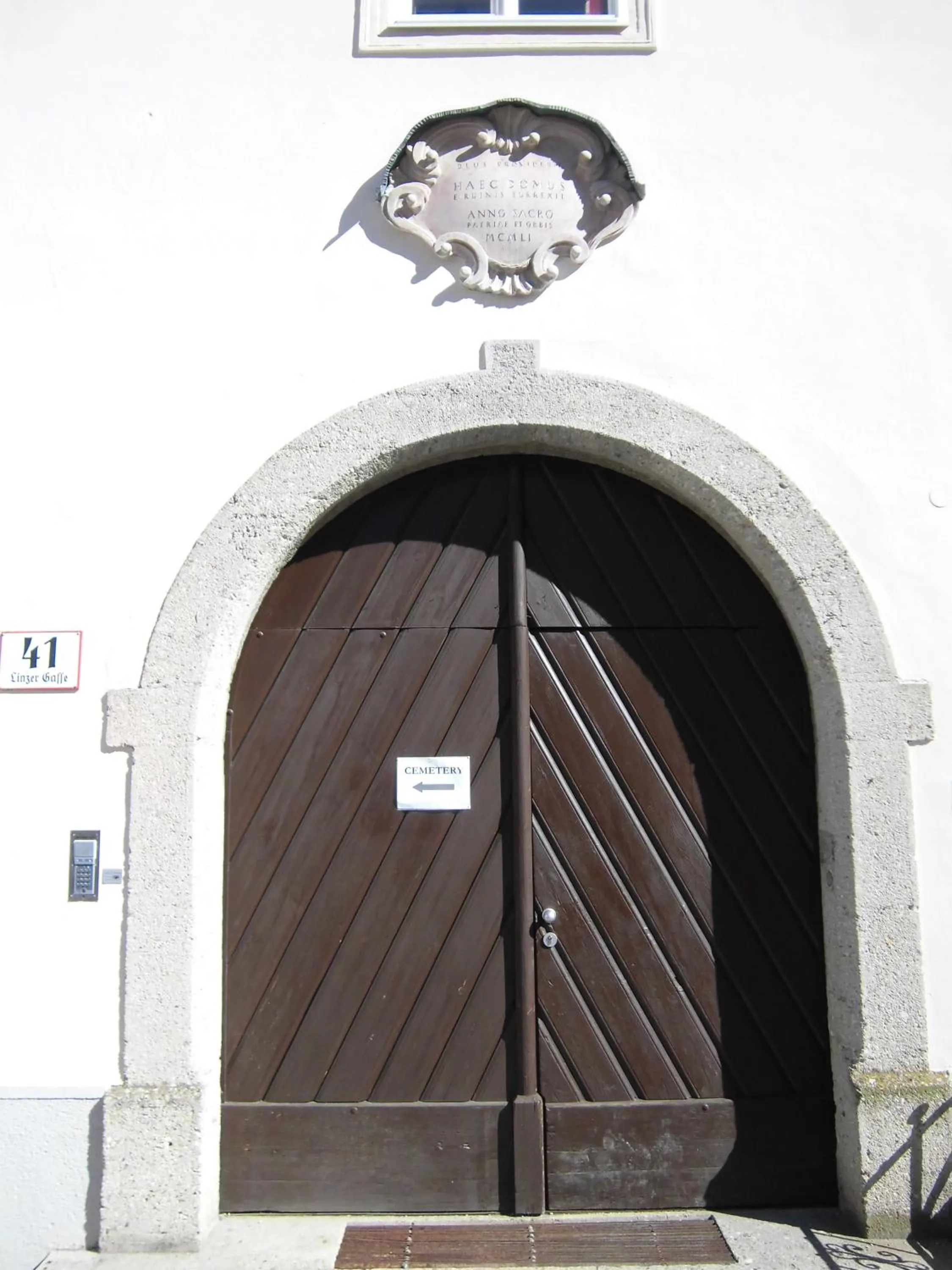 Facade/entrance in Institut St.Sebastian
