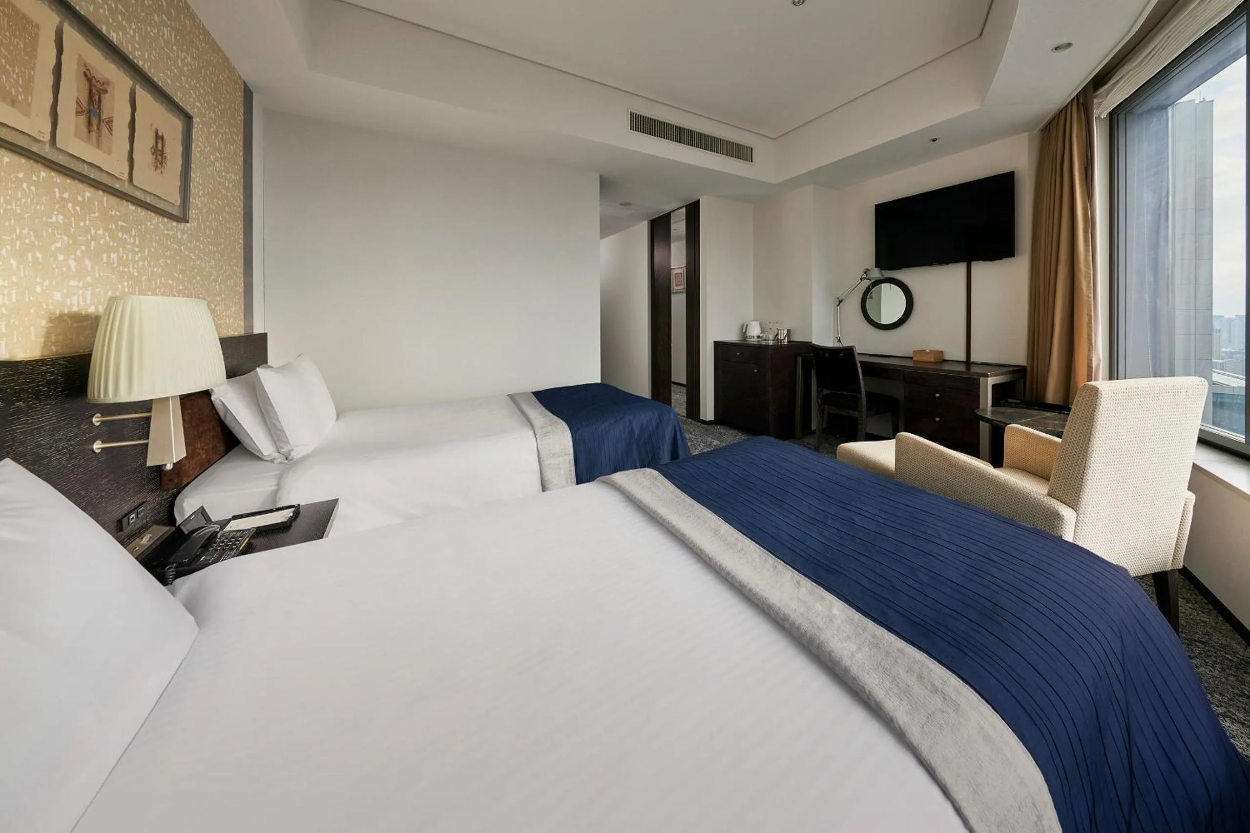 Photo of the whole room, Bed in Park Hotel Tokyo