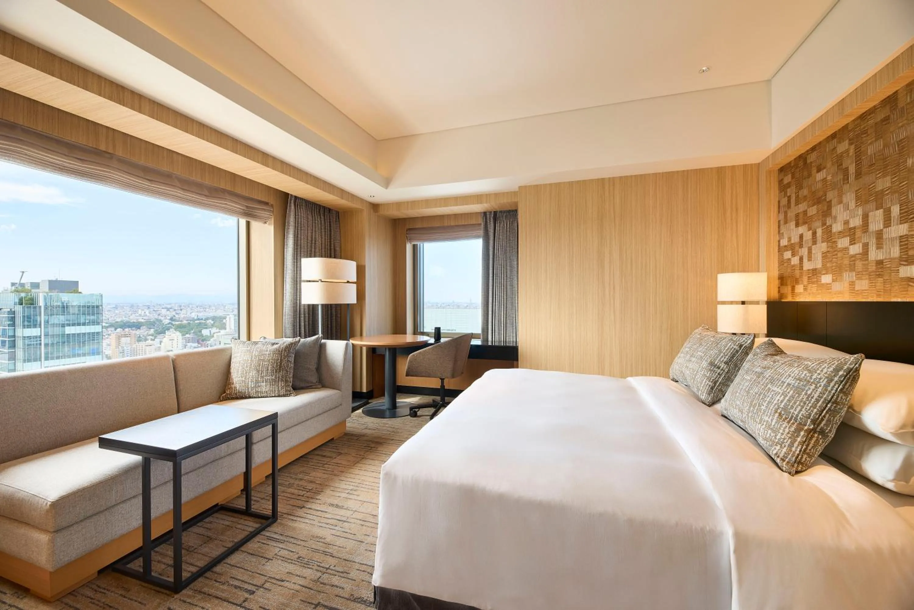 Photo of the whole room, Bed in Cerulean Tower Tokyu Hotel, A Pan Pacific Partner Hotel