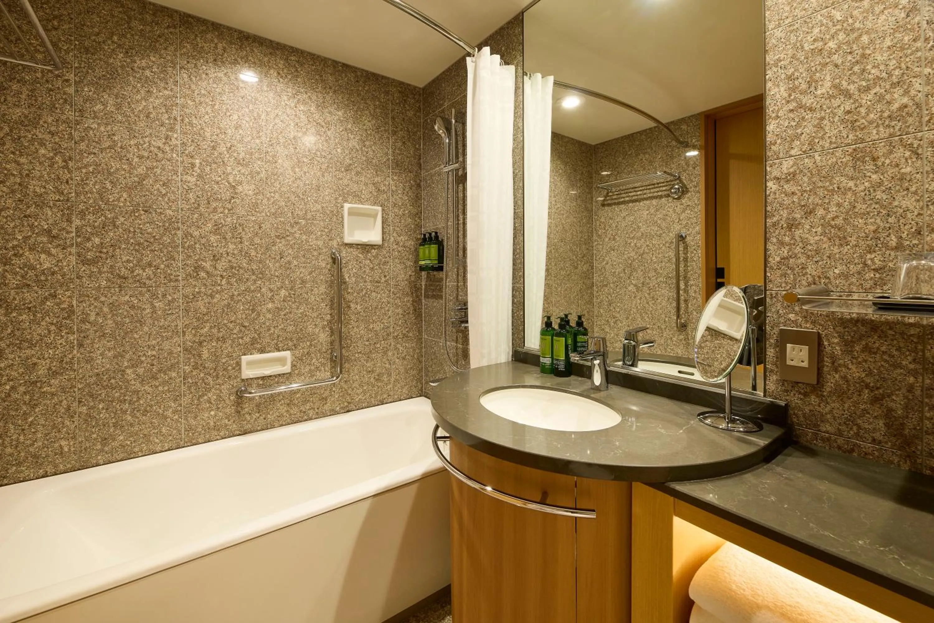Bathroom in Cerulean Tower Tokyu Hotel, A Pan Pacific Partner Hotel