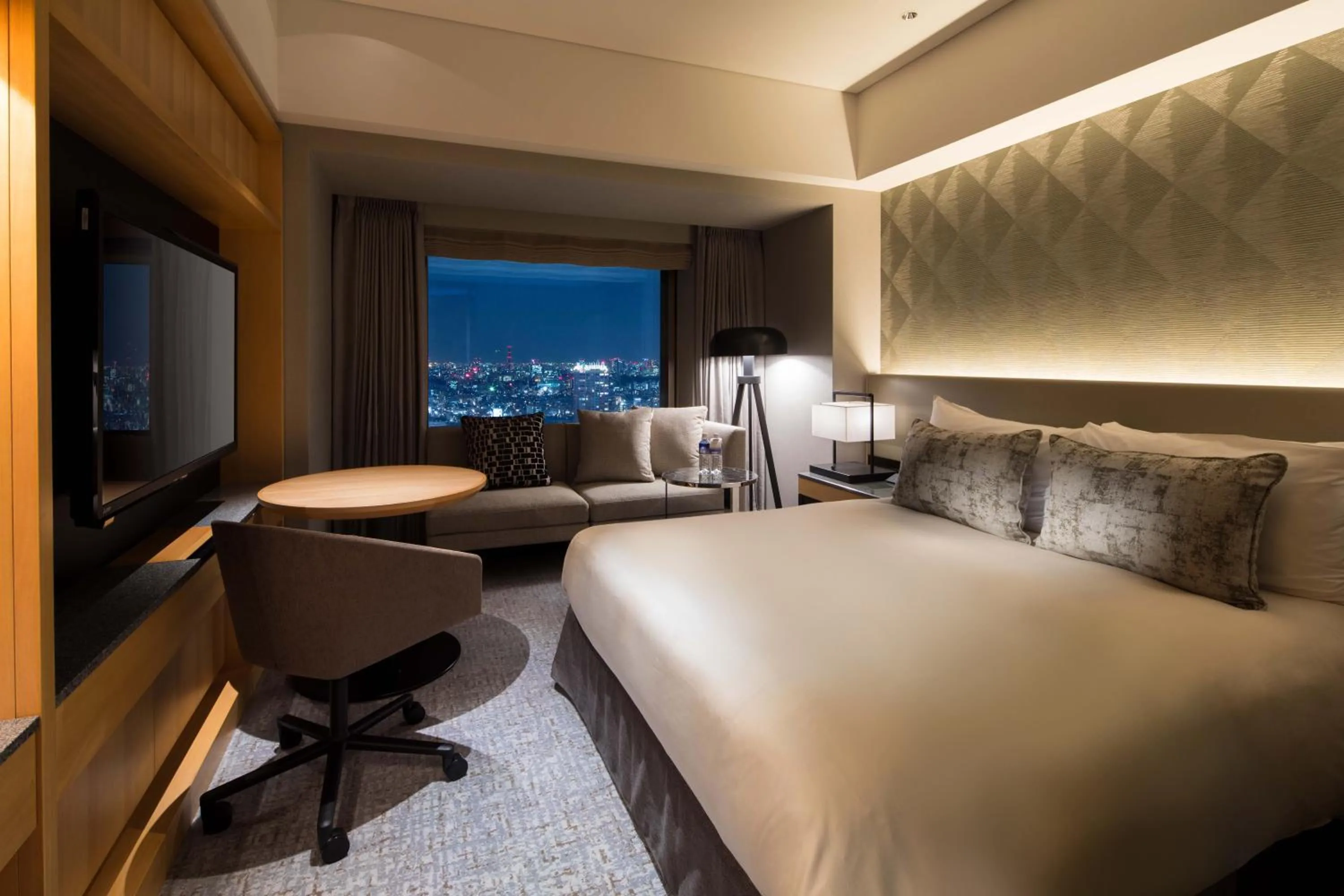 Photo of the whole room, Bed in Cerulean Tower Tokyu Hotel, A Pan Pacific Partner Hotel