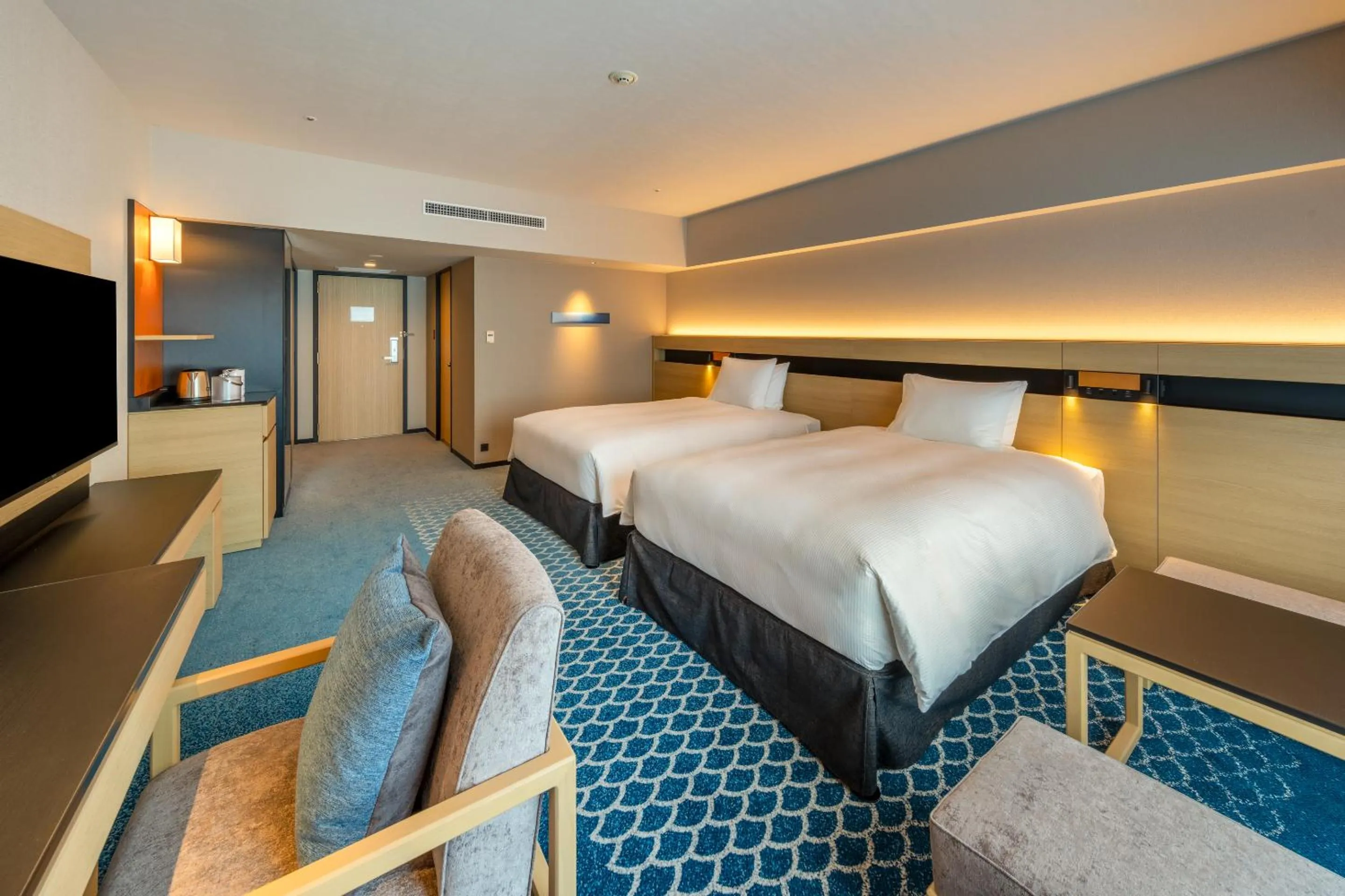 Photo of the whole room, Bed in Hilton Tokyo Bay