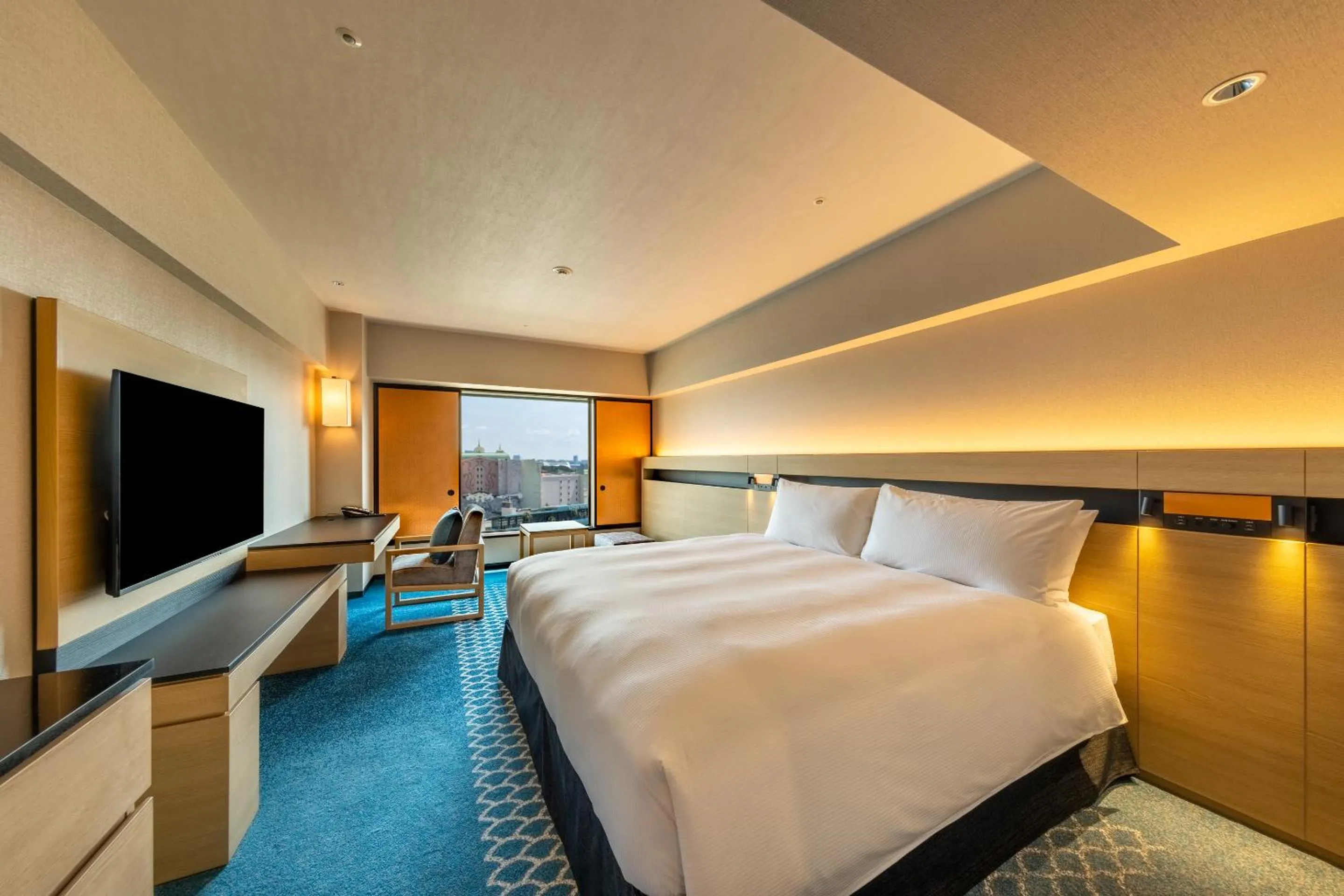 Photo of the whole room, Bed in Hilton Tokyo Bay