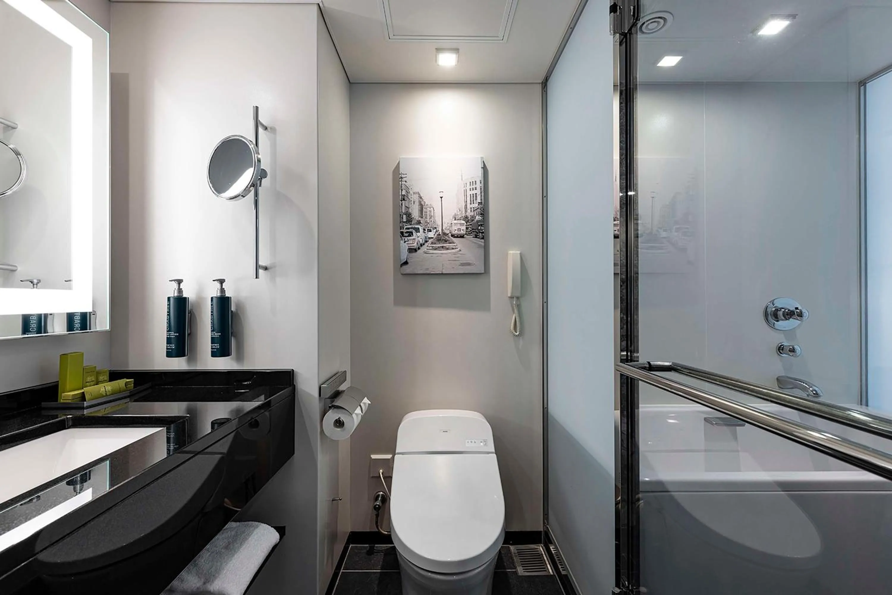 Bathroom in Hilton Tokyo Hotel