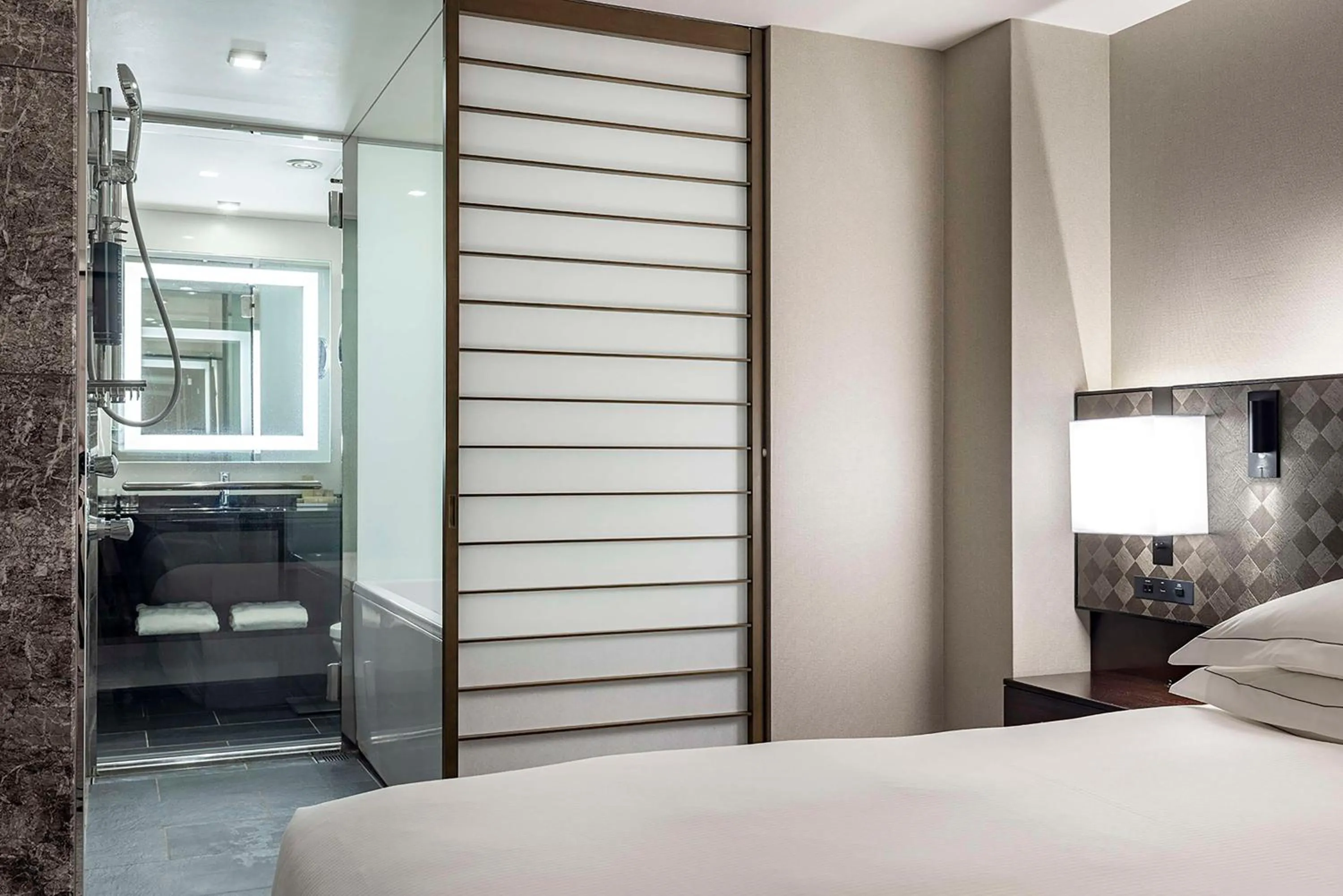 Bathroom, Bed in Hilton Tokyo Hotel