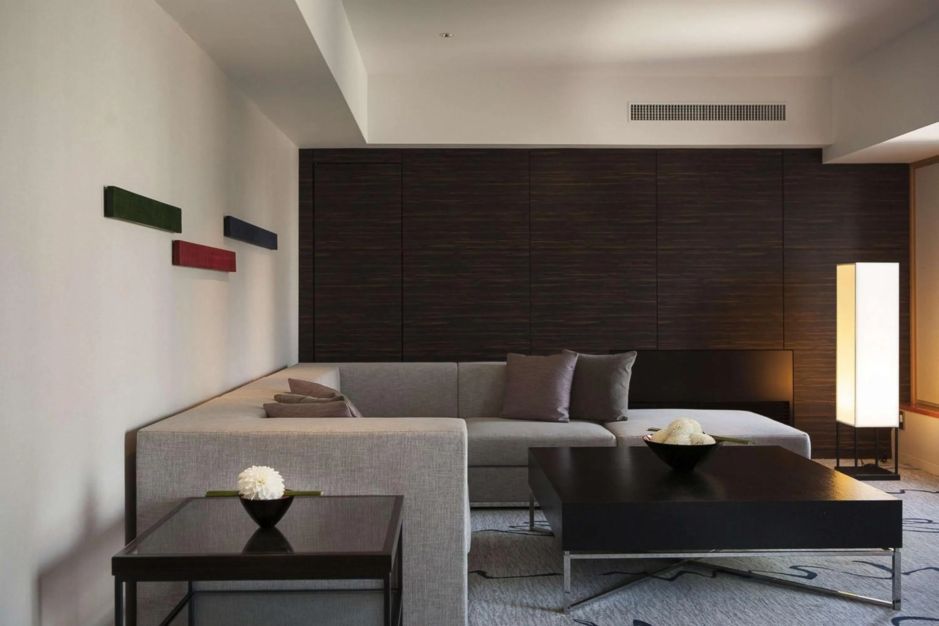 Living room in Hilton Tokyo Hotel