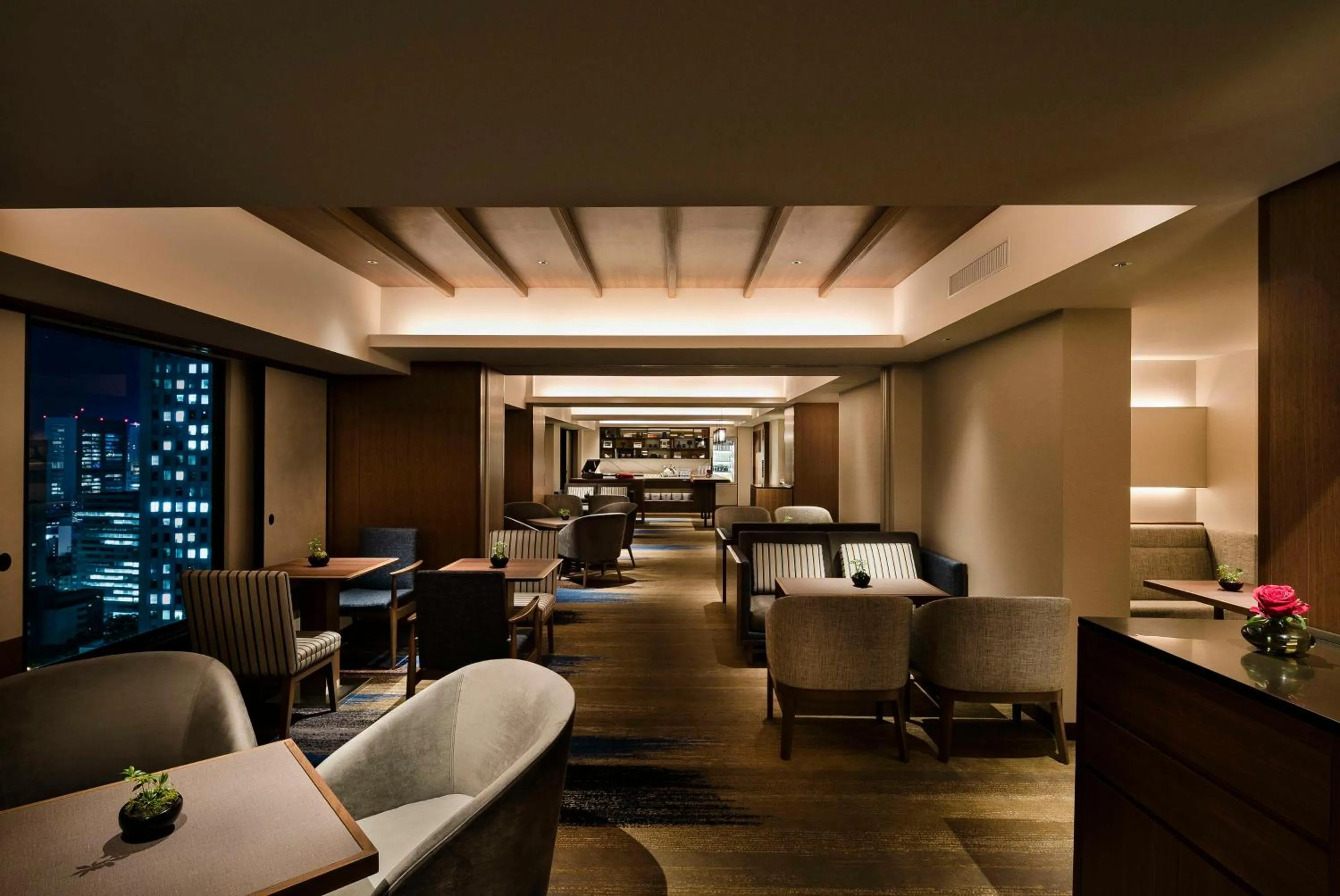 Living room in Hilton Tokyo Hotel