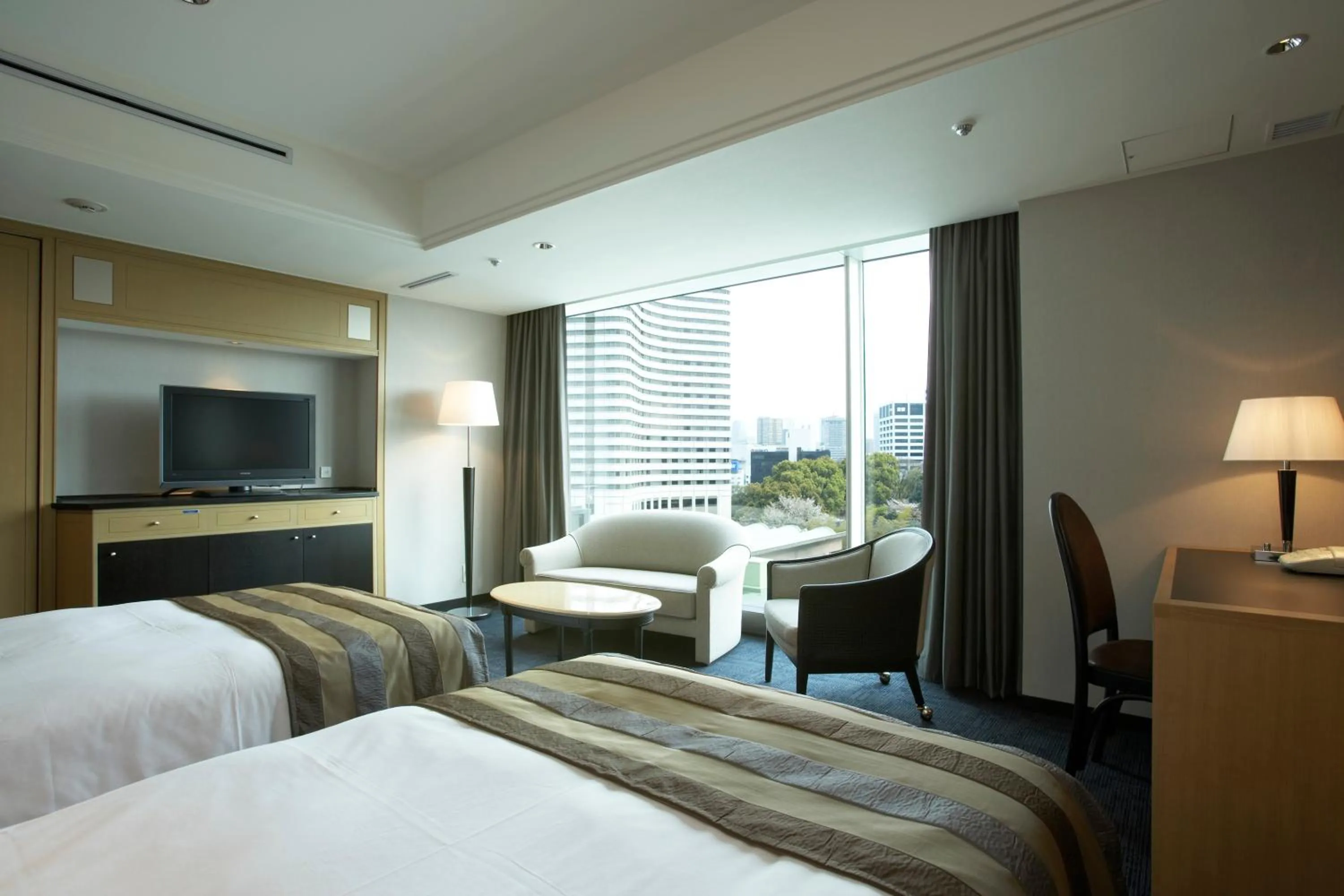 Photo of the whole room, Bed in Hotel New Otani Tokyo The Main