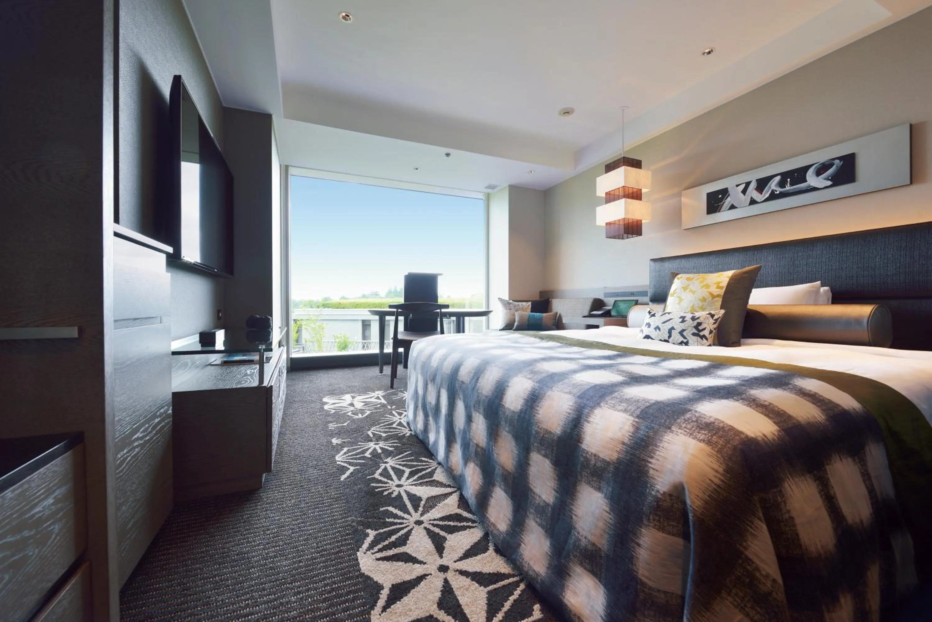 Photo of the whole room, Bed in Hotel New Otani Tokyo The Main