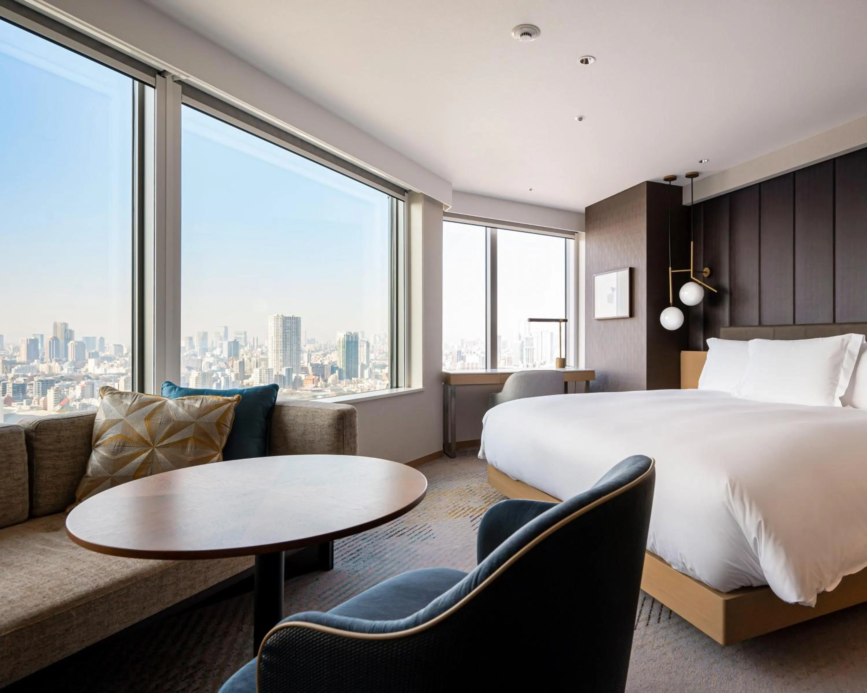 Photo of the whole room, Bed in The Strings by InterContinental, Tokyo by IHG