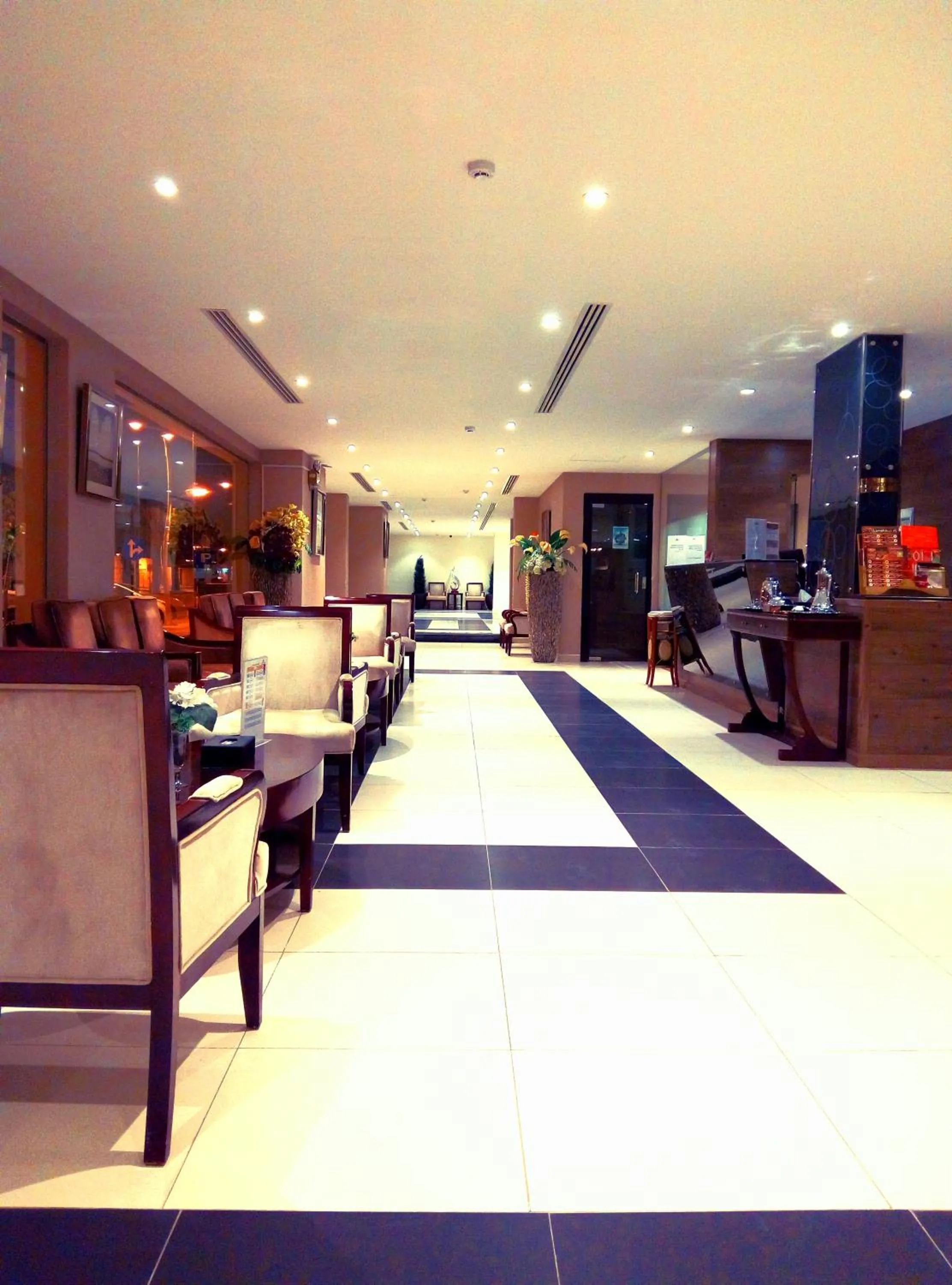 Restaurant/places to eat in Aliah Towlan Palace