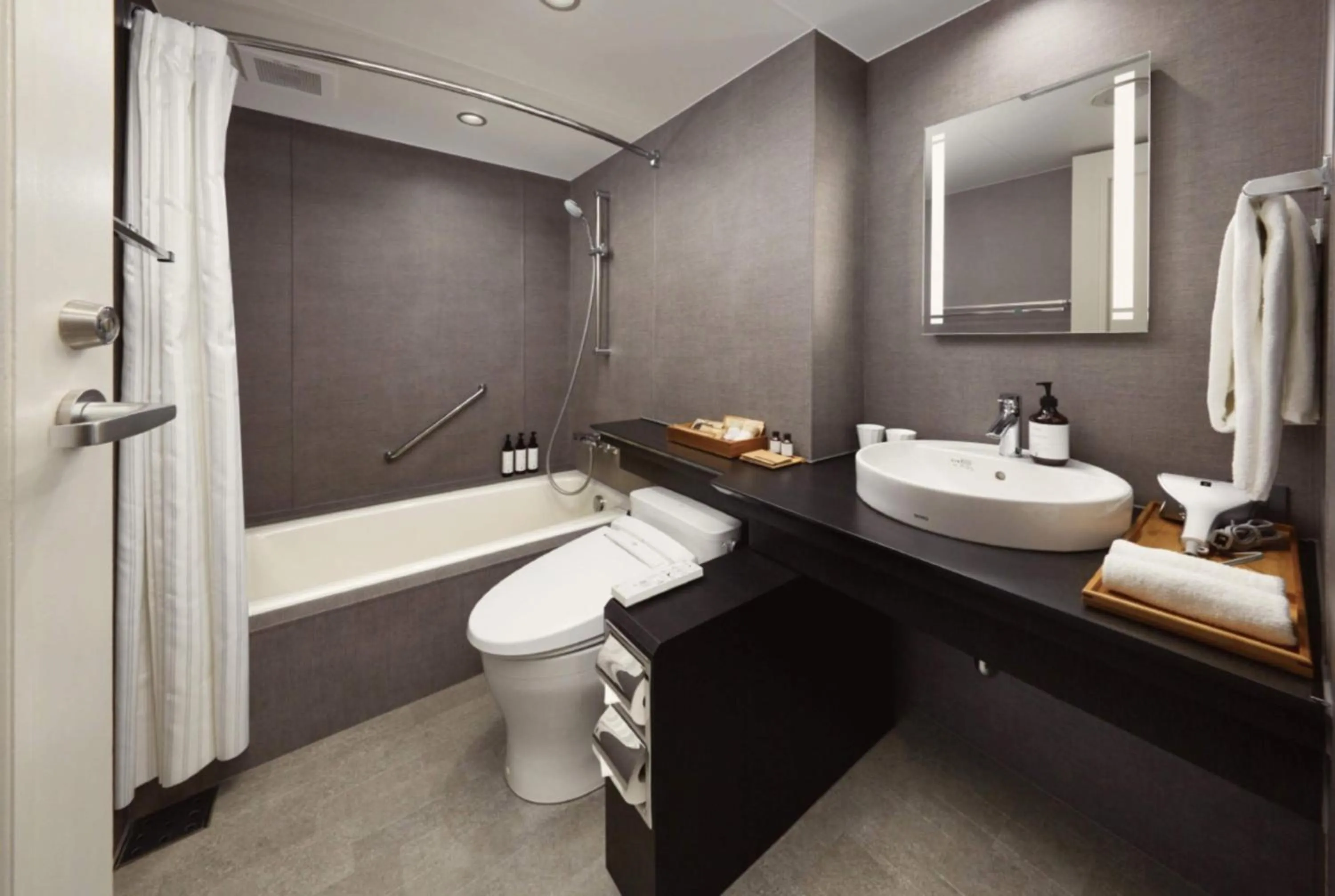 Shower in Shiba Park Hotel